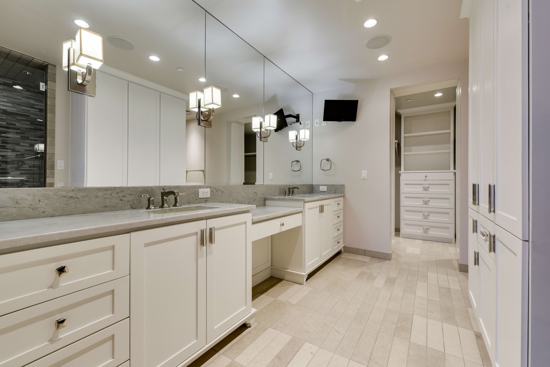 200 Congress Ave #38NE