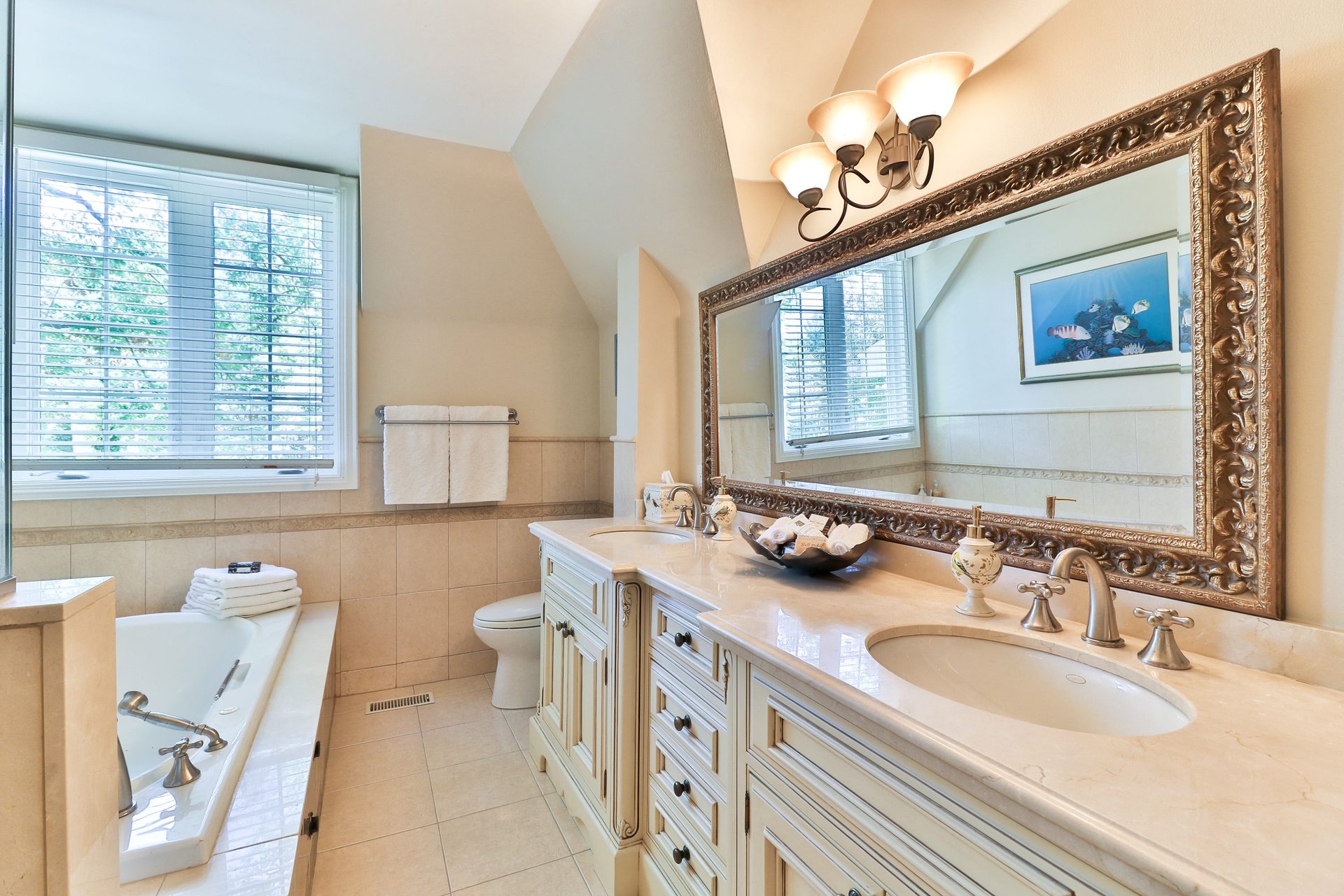 2200 Shardawn Mews