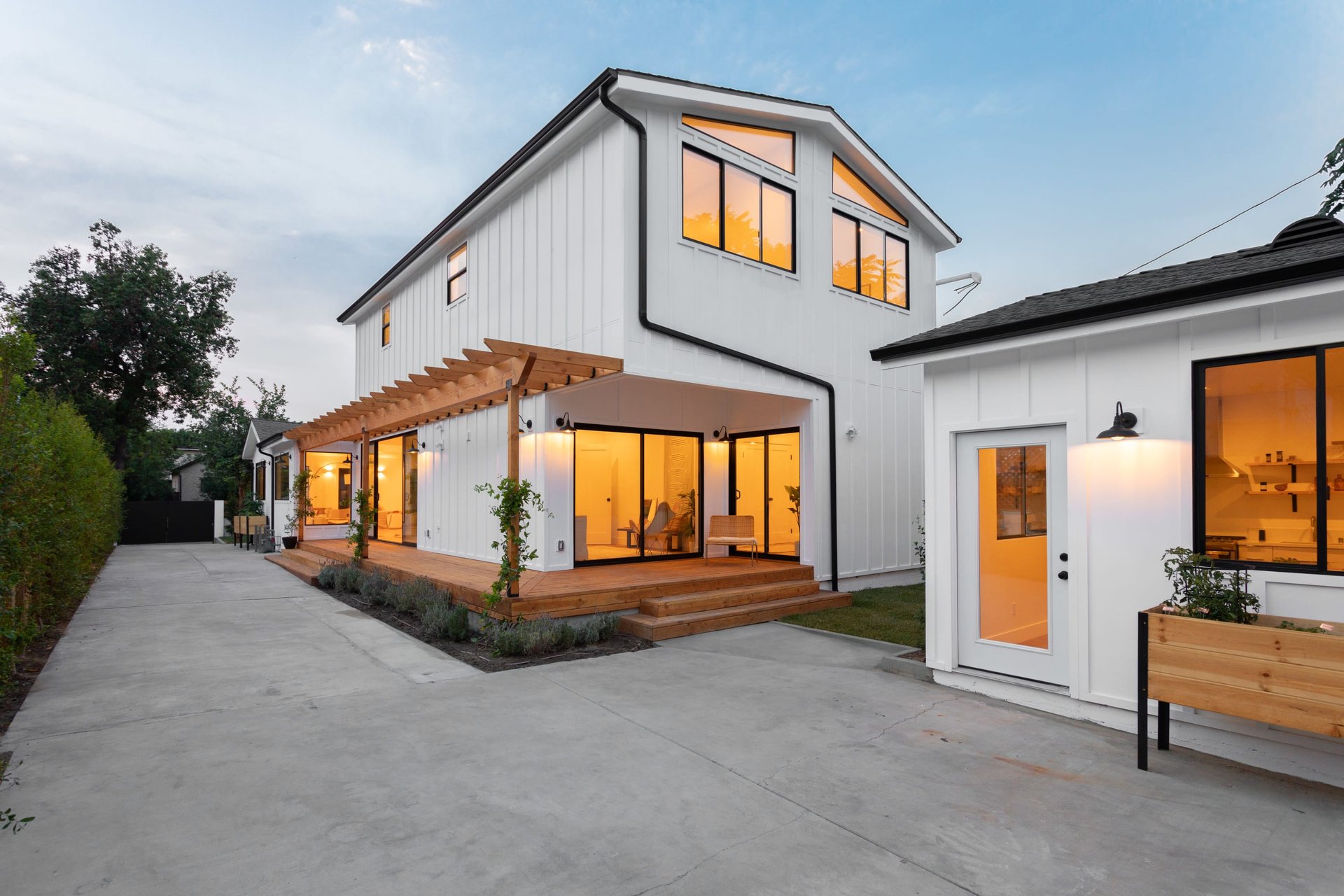 A modern farmhouse compound  in creative Frogtown