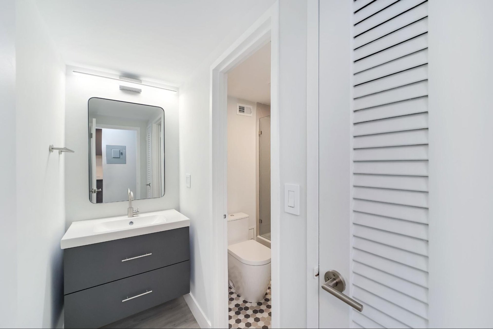 2899 Collins Avenue #525