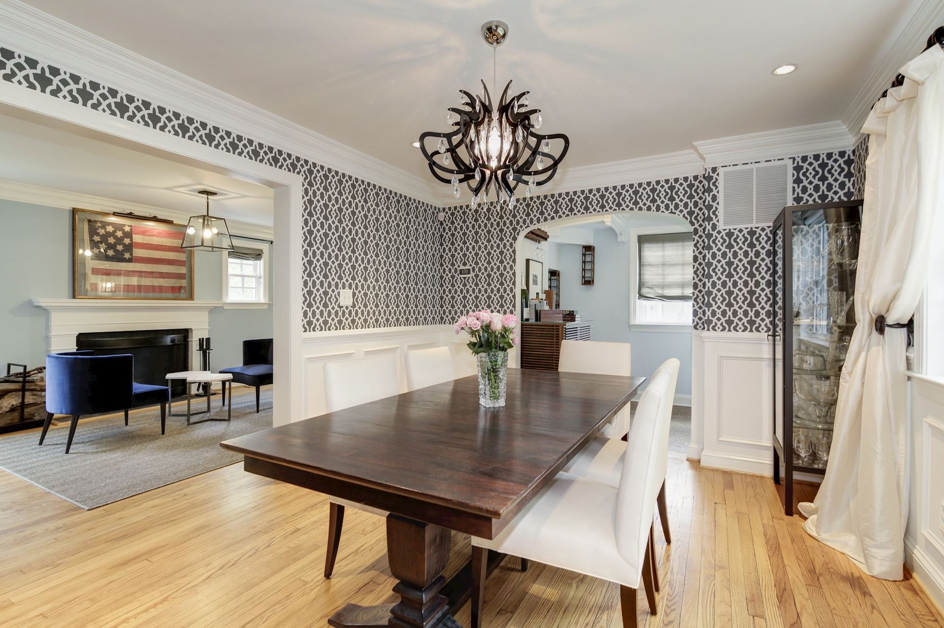 2433 Davis Ave
