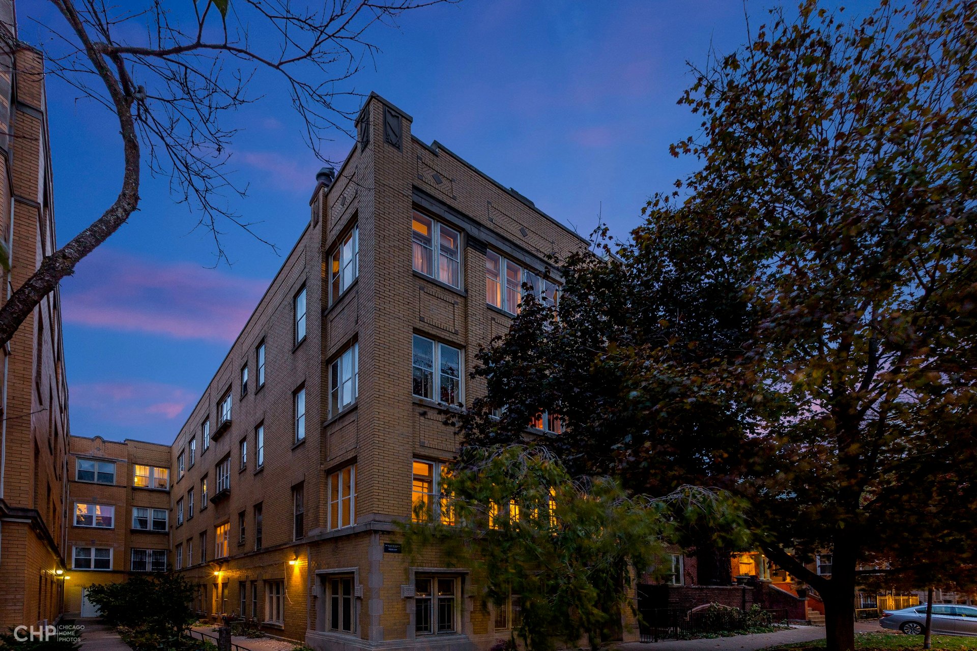 Palmer Square Vintage Charmer: 3022 W. Palmer, #200