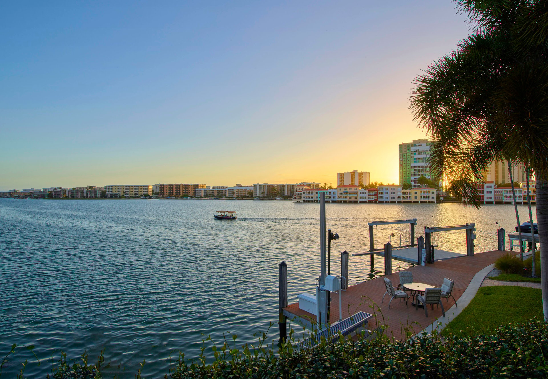 PARK SHORE
