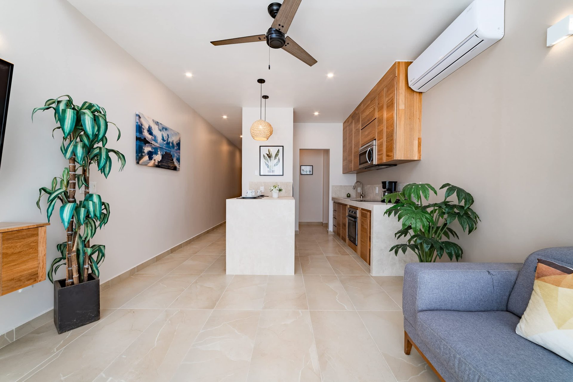1 bedroom & 1 studio, Condo, Costta Plaza & Condos