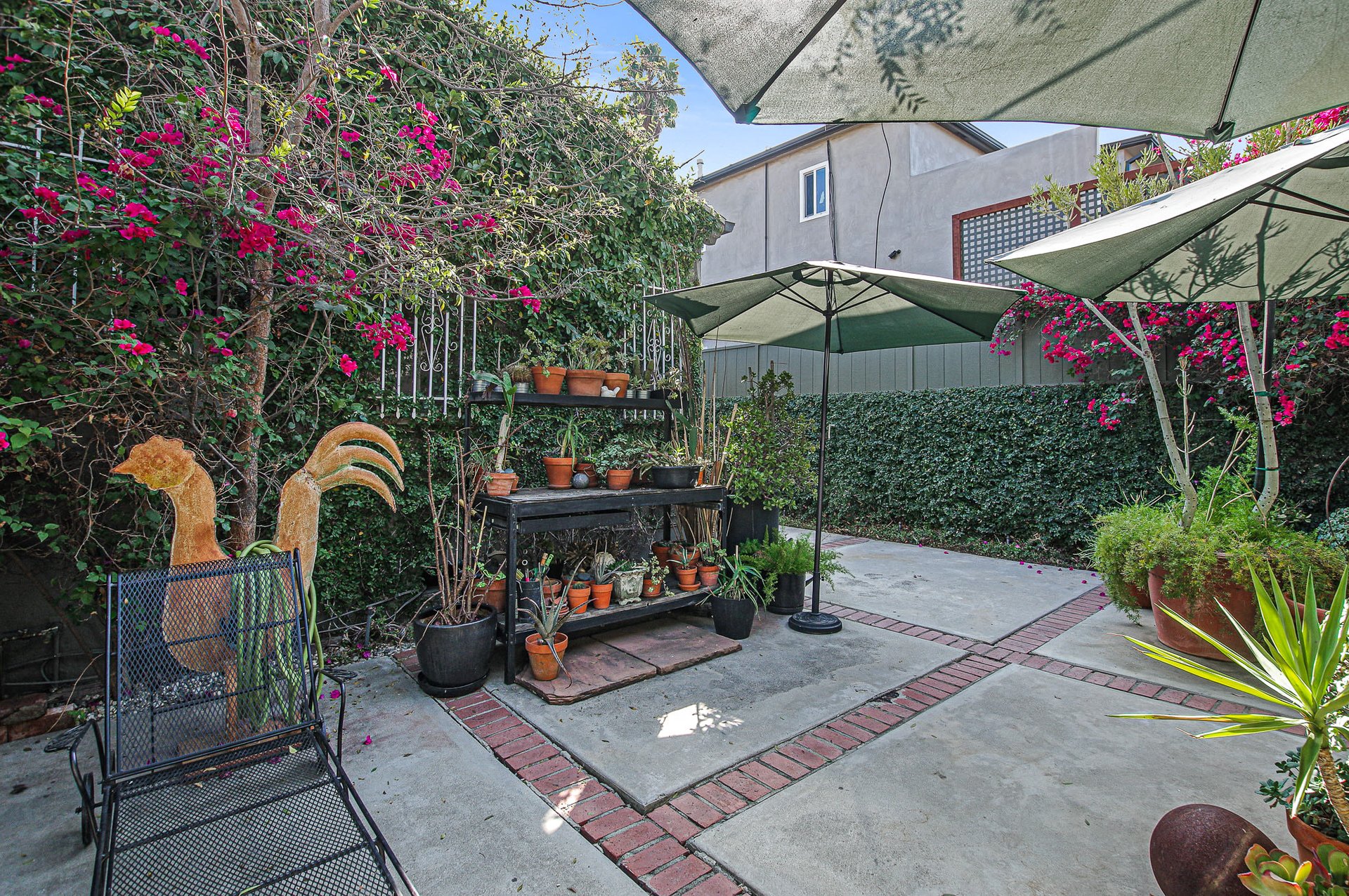 BREATHTAKING RESTORATION & RE-IMAGINED TRADITIONAL HOME IN MIRACLE MILE