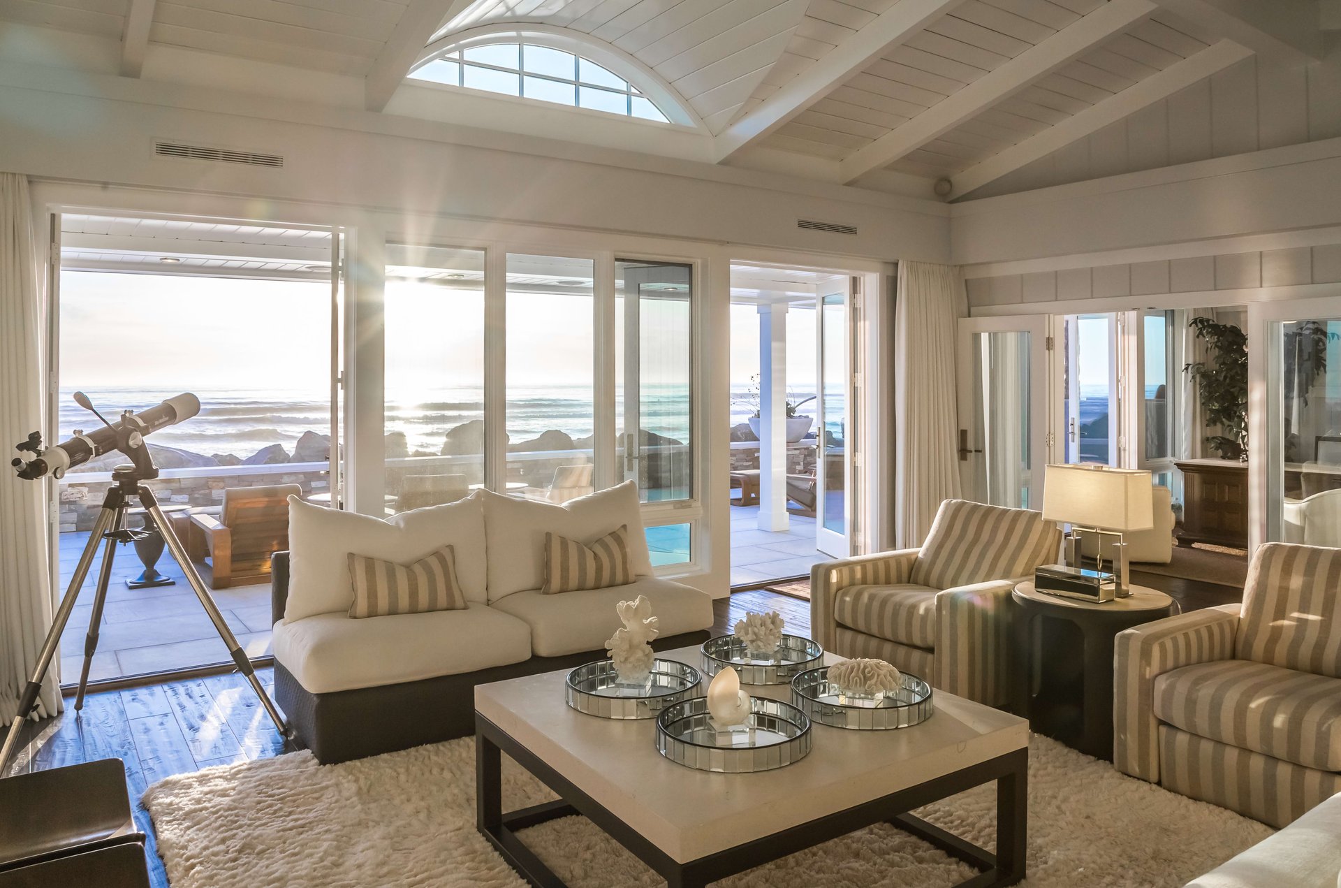 ON THE SAND, OCEANFRONT IN DEL MAR