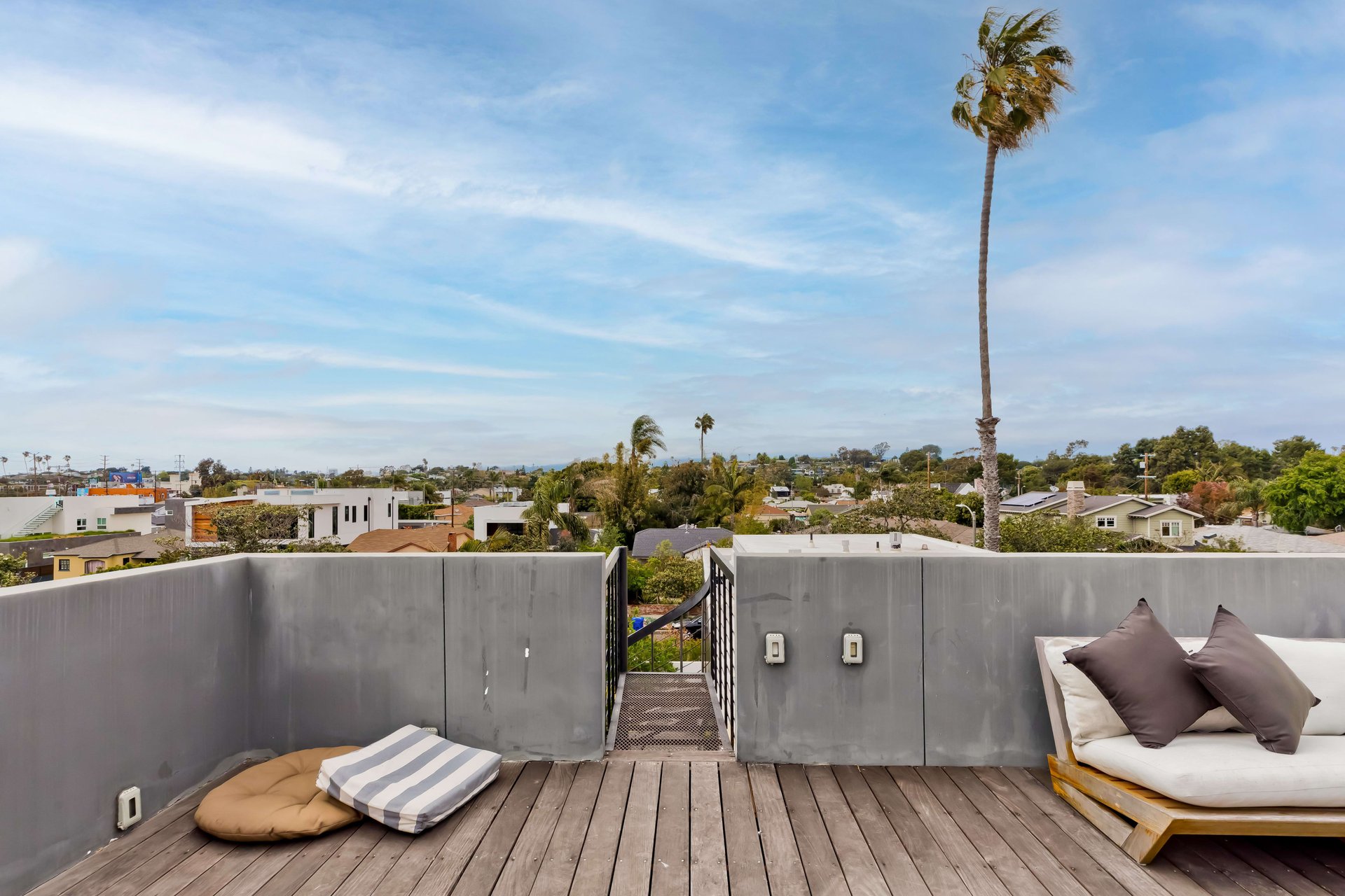842 Flower Ave