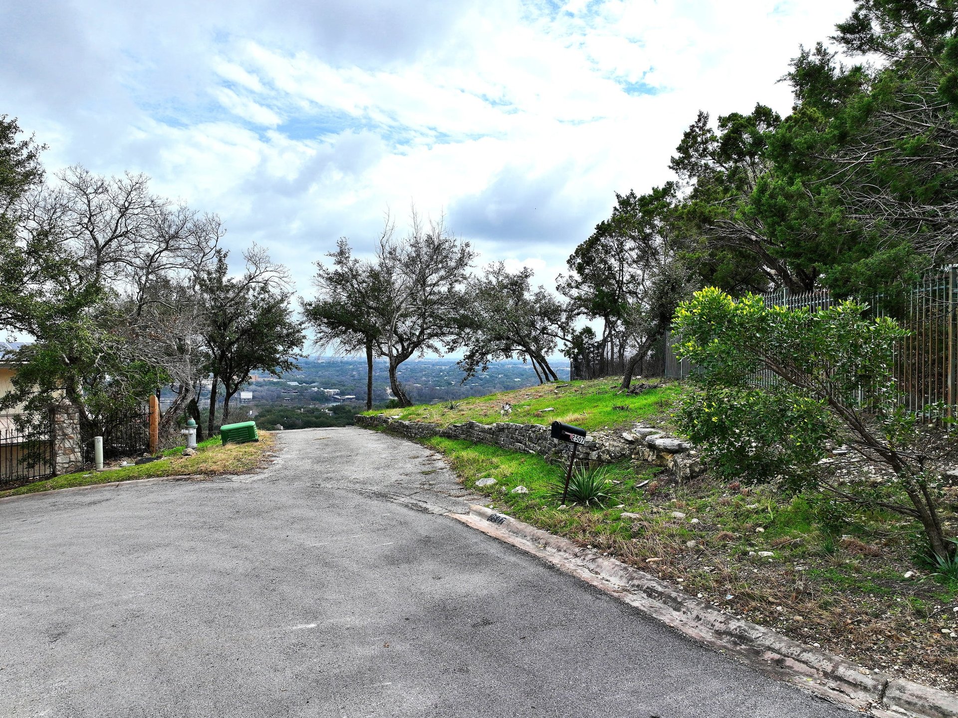 2507 Camino Alto
