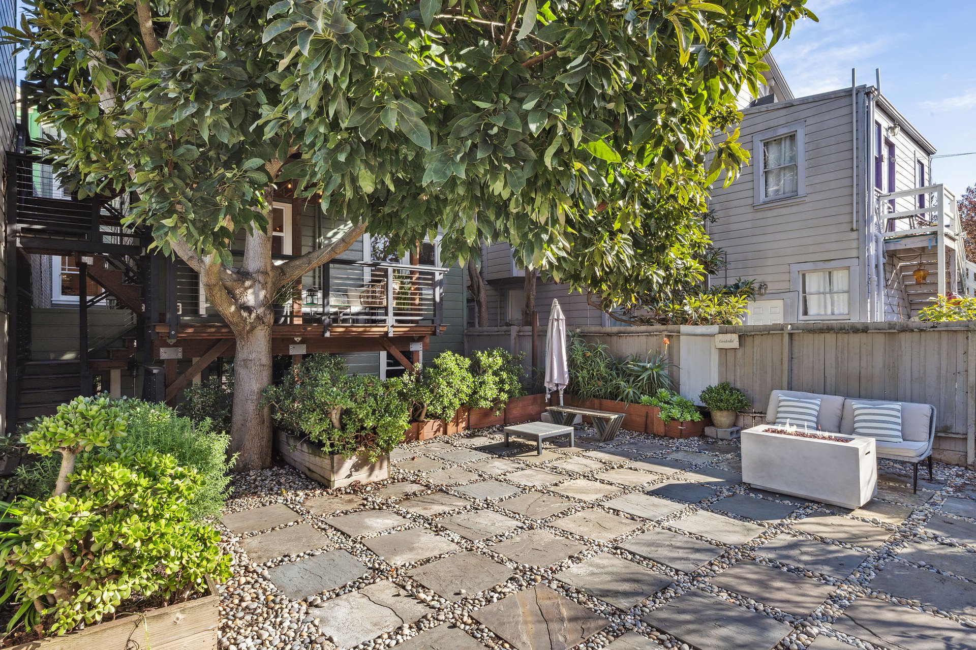 2748 Harrison Street