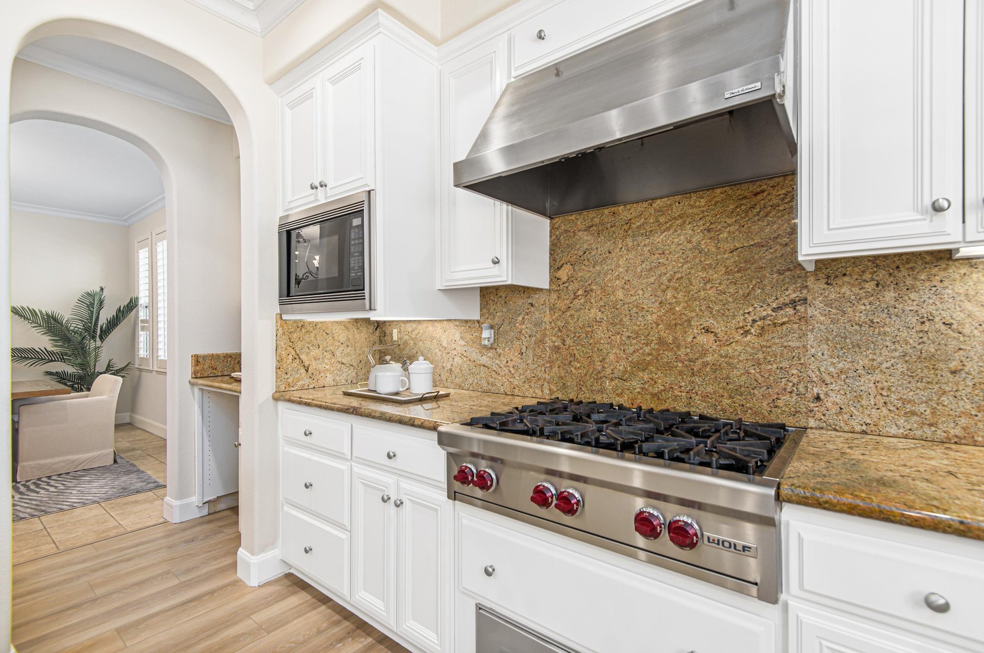 2112 Laguna Creek Lane