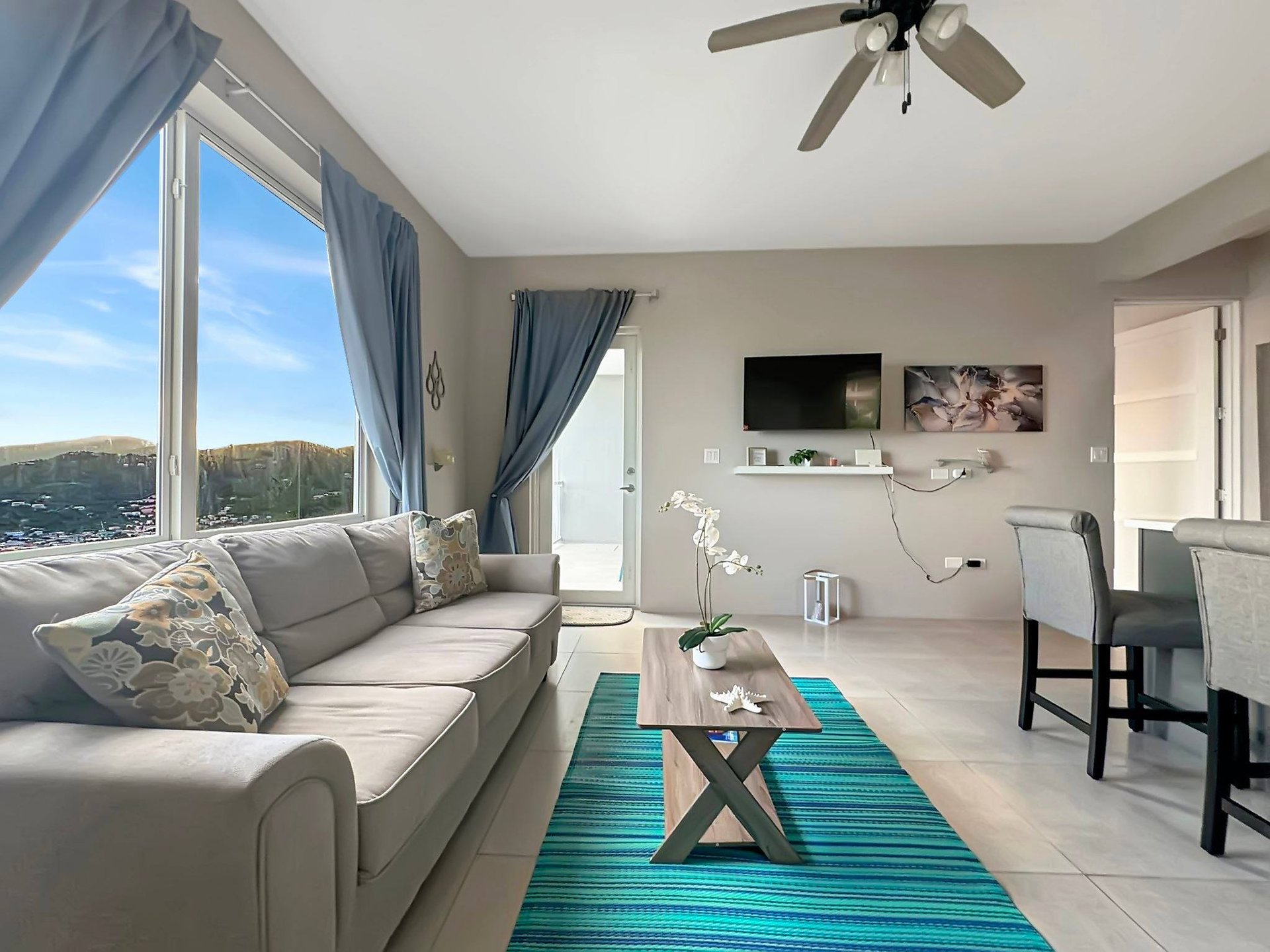 988 Butu Mountain 1 Bedroom Apartment