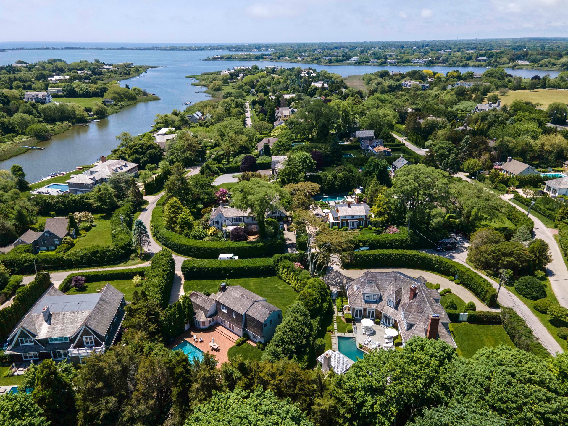 Furnished Designer Luxury Cottage in a Historic Waterfront Neighborhood