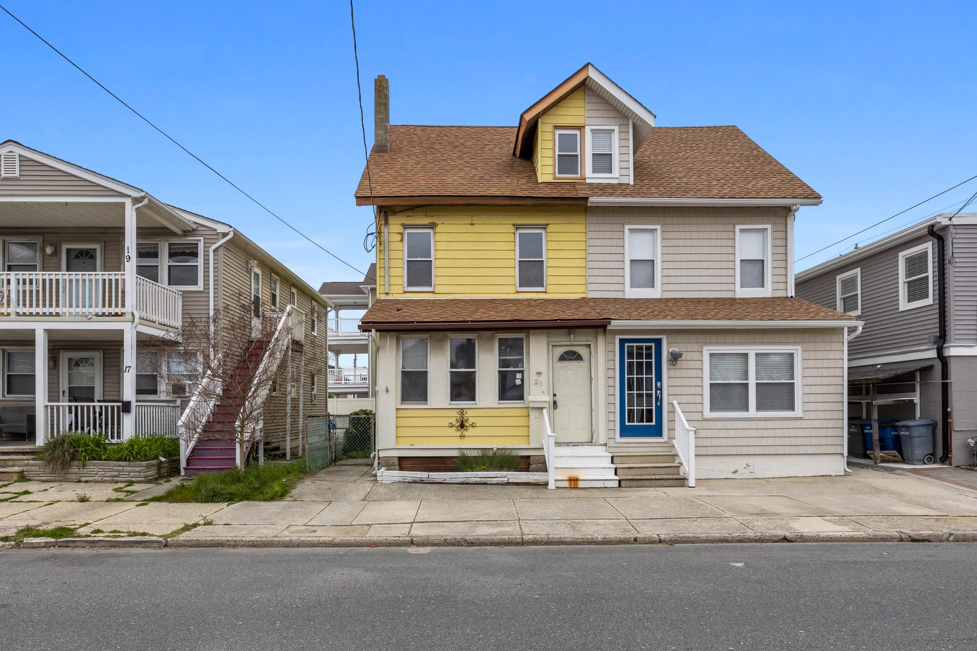 21 E 12th St