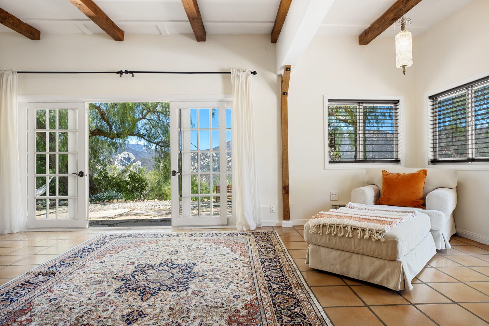 2708 Topanga Skyline Dr