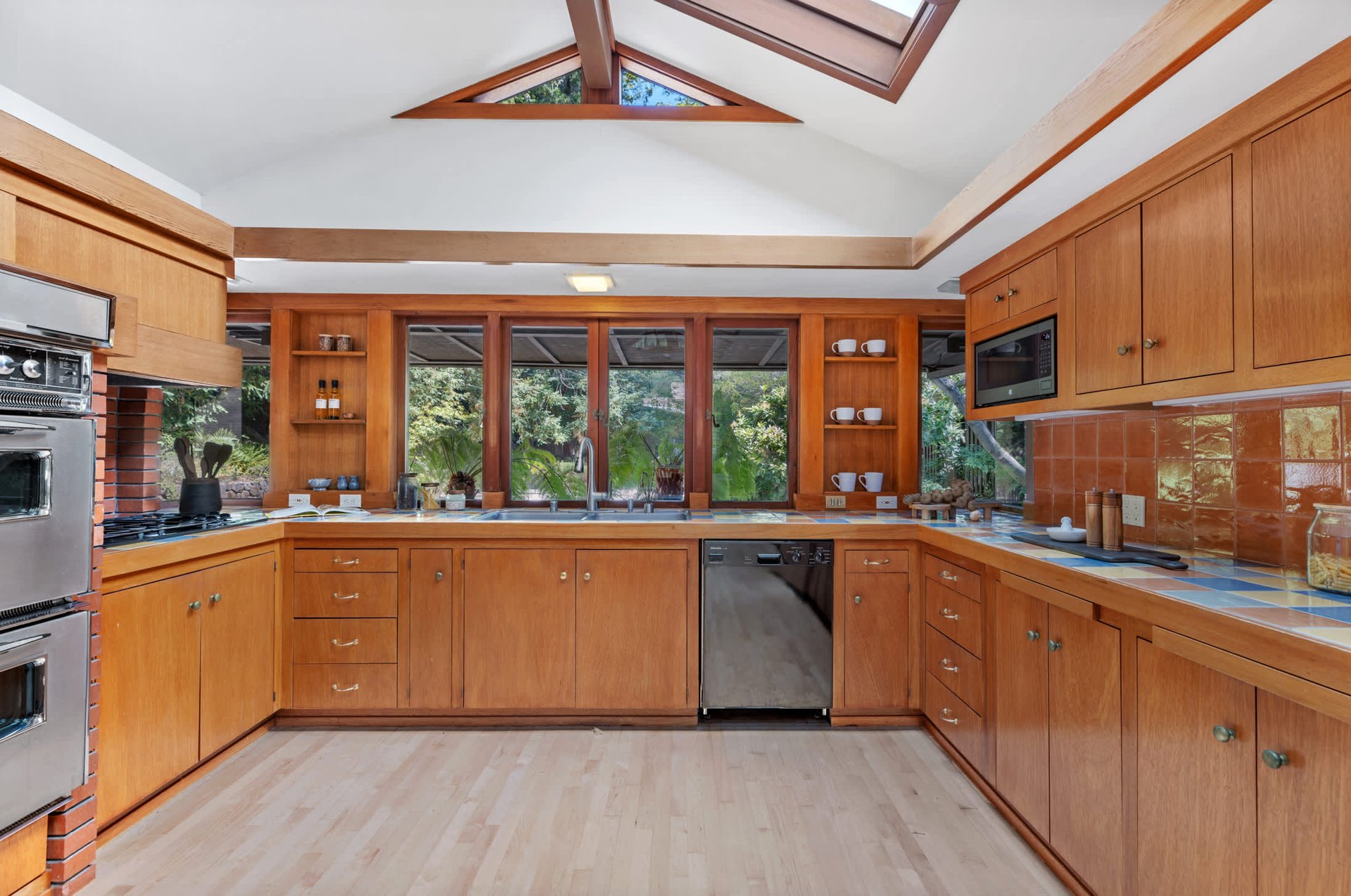 Kent Woodlands Mid Century Retreat
