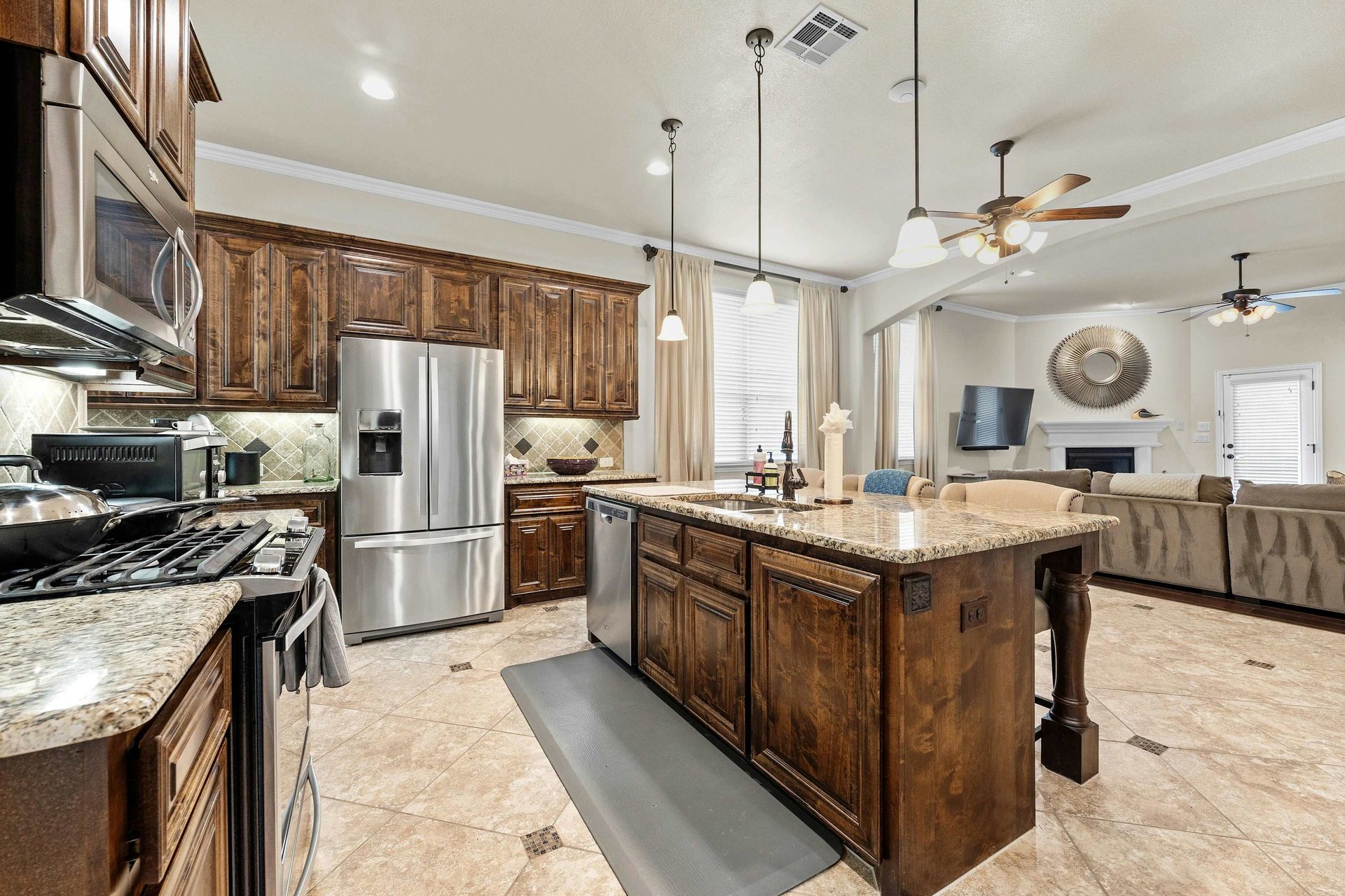 Beautifully Appointed Single-Story in Oak Creek: Modern Floors and Screened-In Patio Overlooking Green Space w/ NO Backyard Neighbor!
