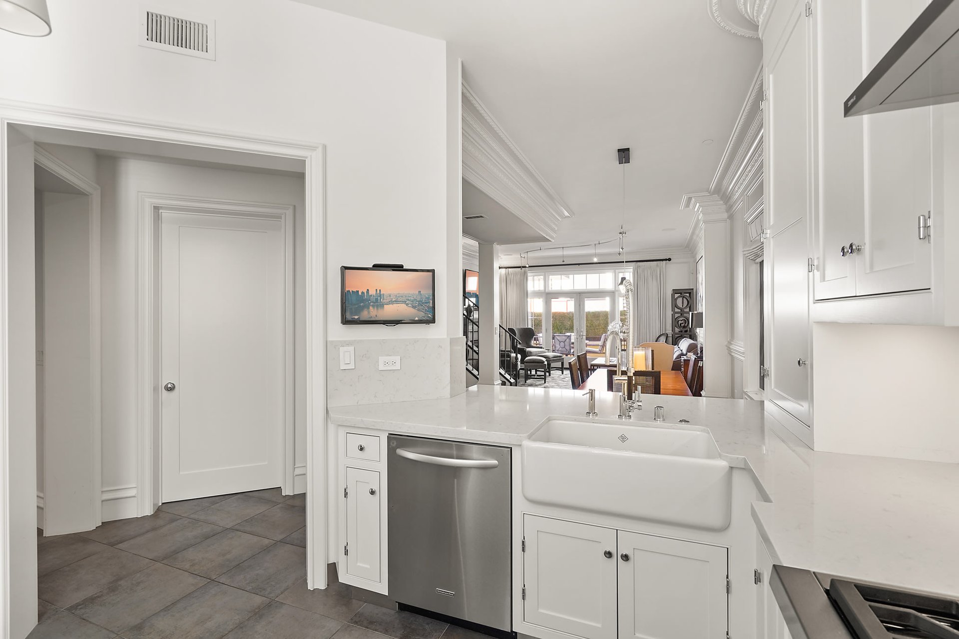 356 Santana Row APT 319