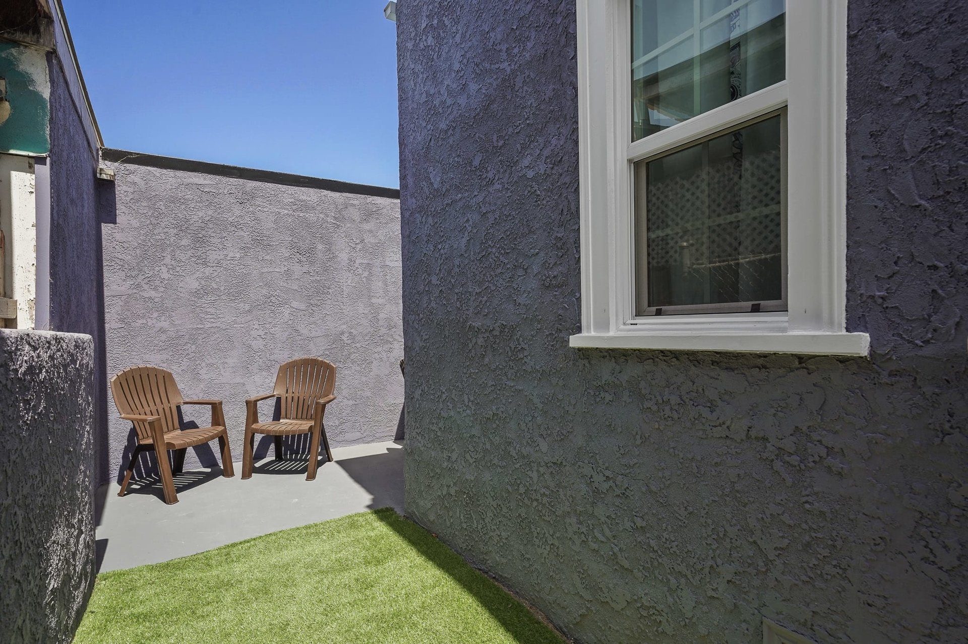 Light and Bright Remodeled Country English in Mid Los Angeles!