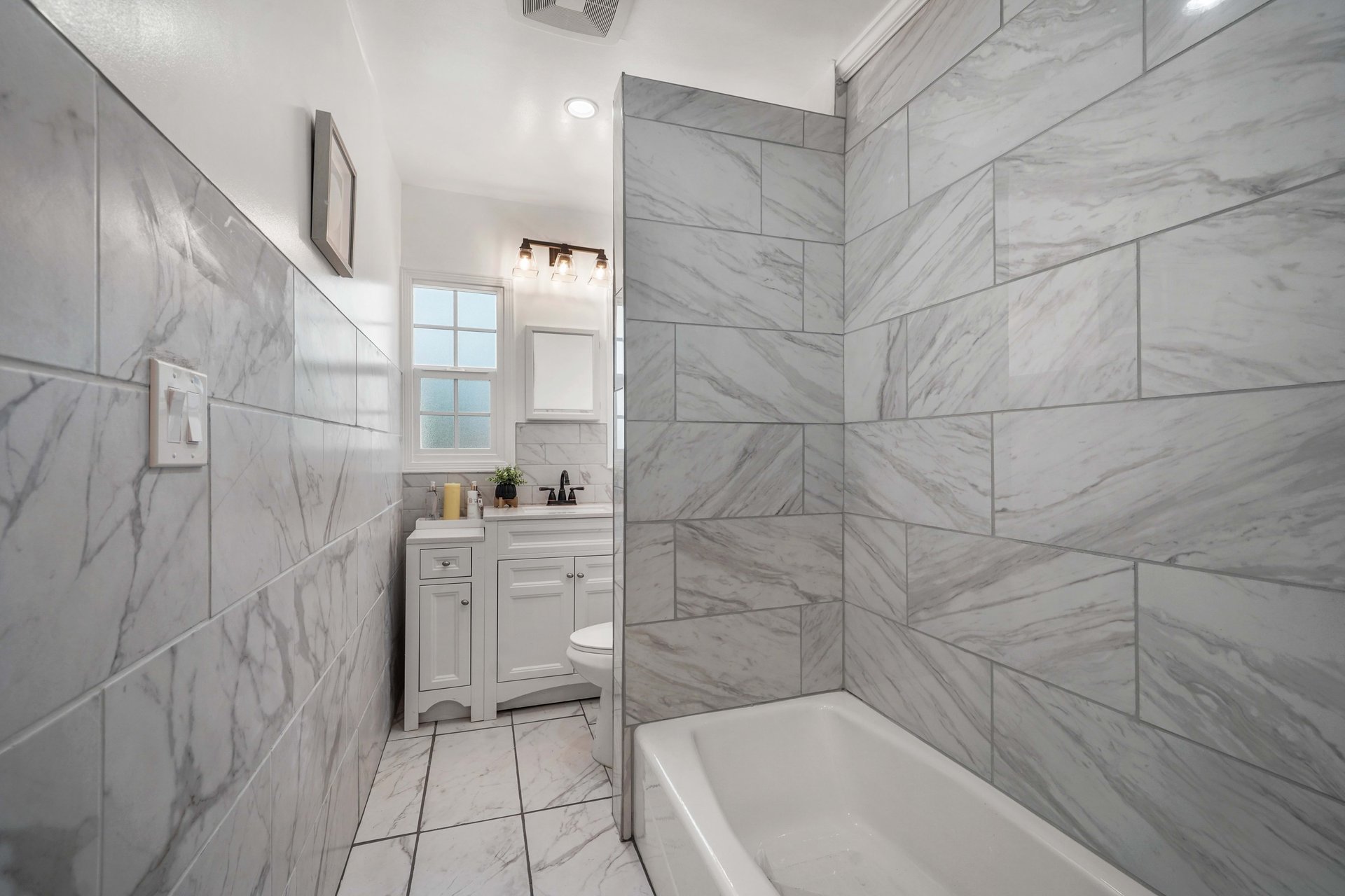 Light and Bright Remodeled Country English in Mid Los Angeles!