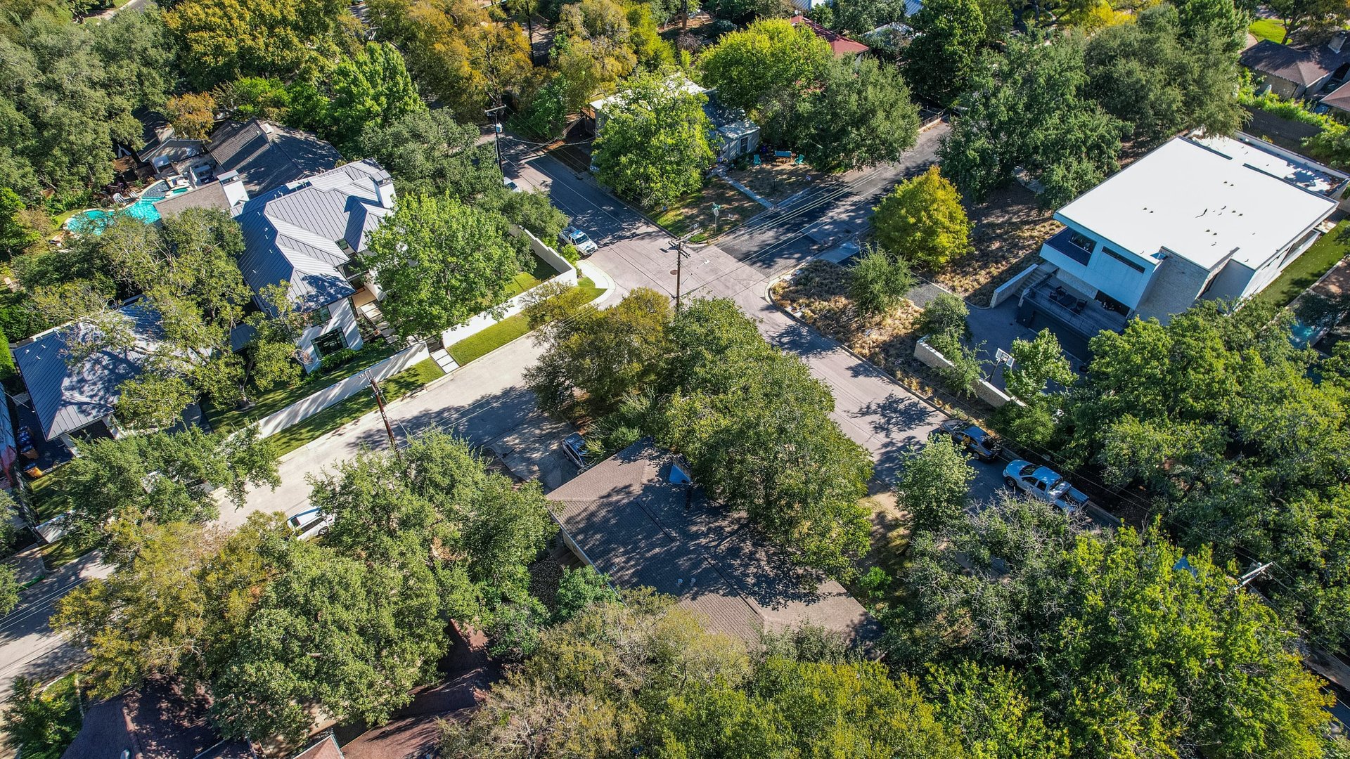 2506 Hillview Road 