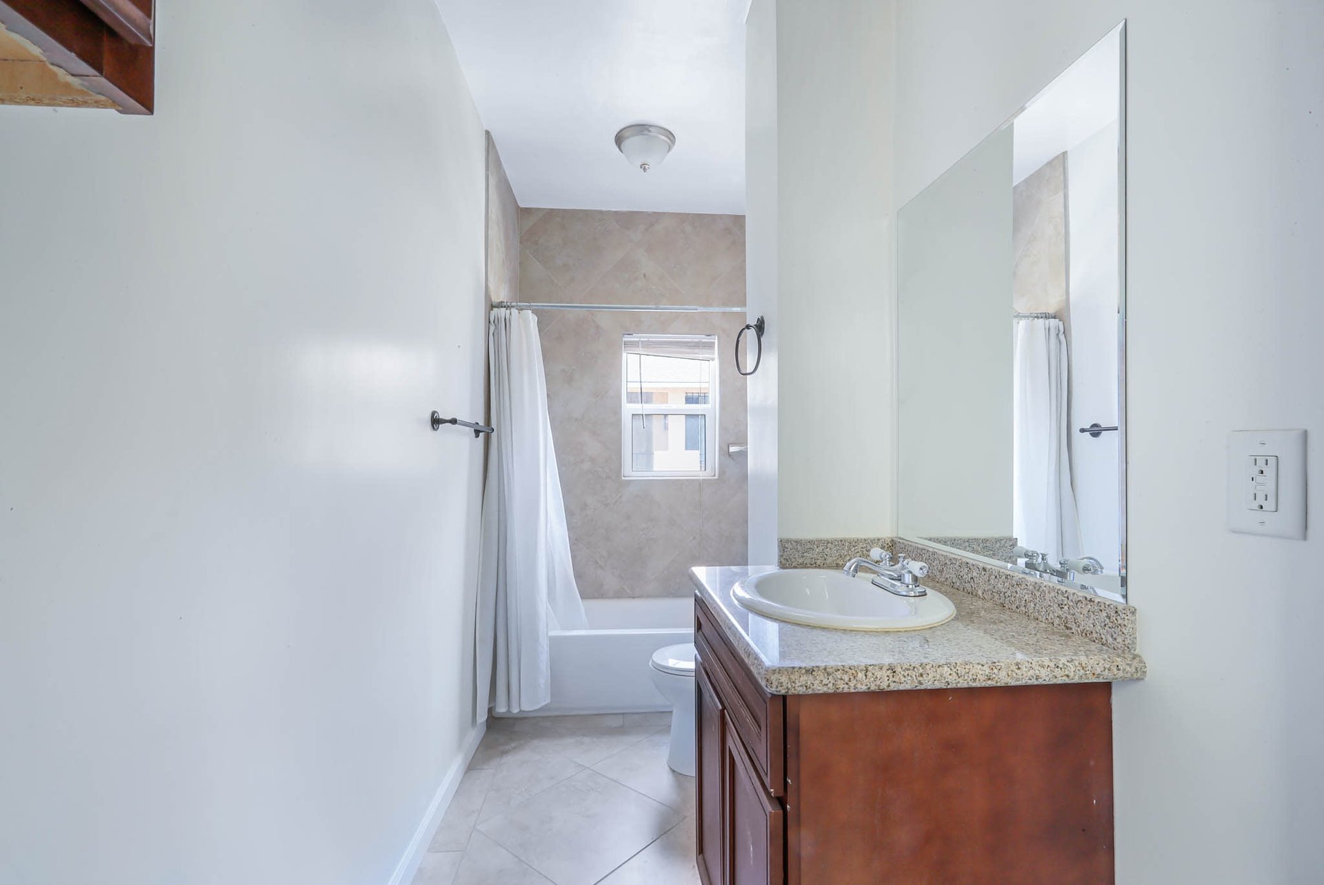 Excellent Opportunity. 5-Units at Strong Current 5.6% Cap in Wilshire HIghlands