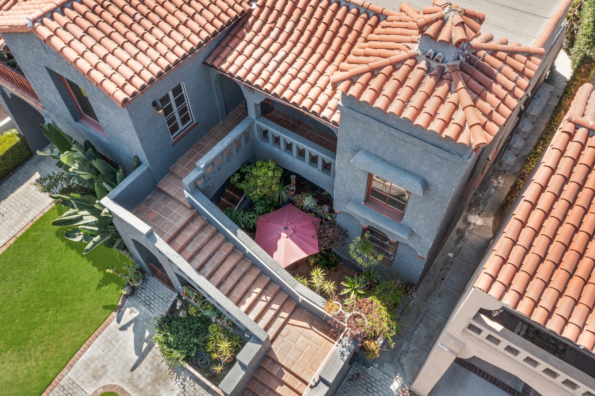 Beautiful Spanish Trophy Duplex in Wilshire Vista