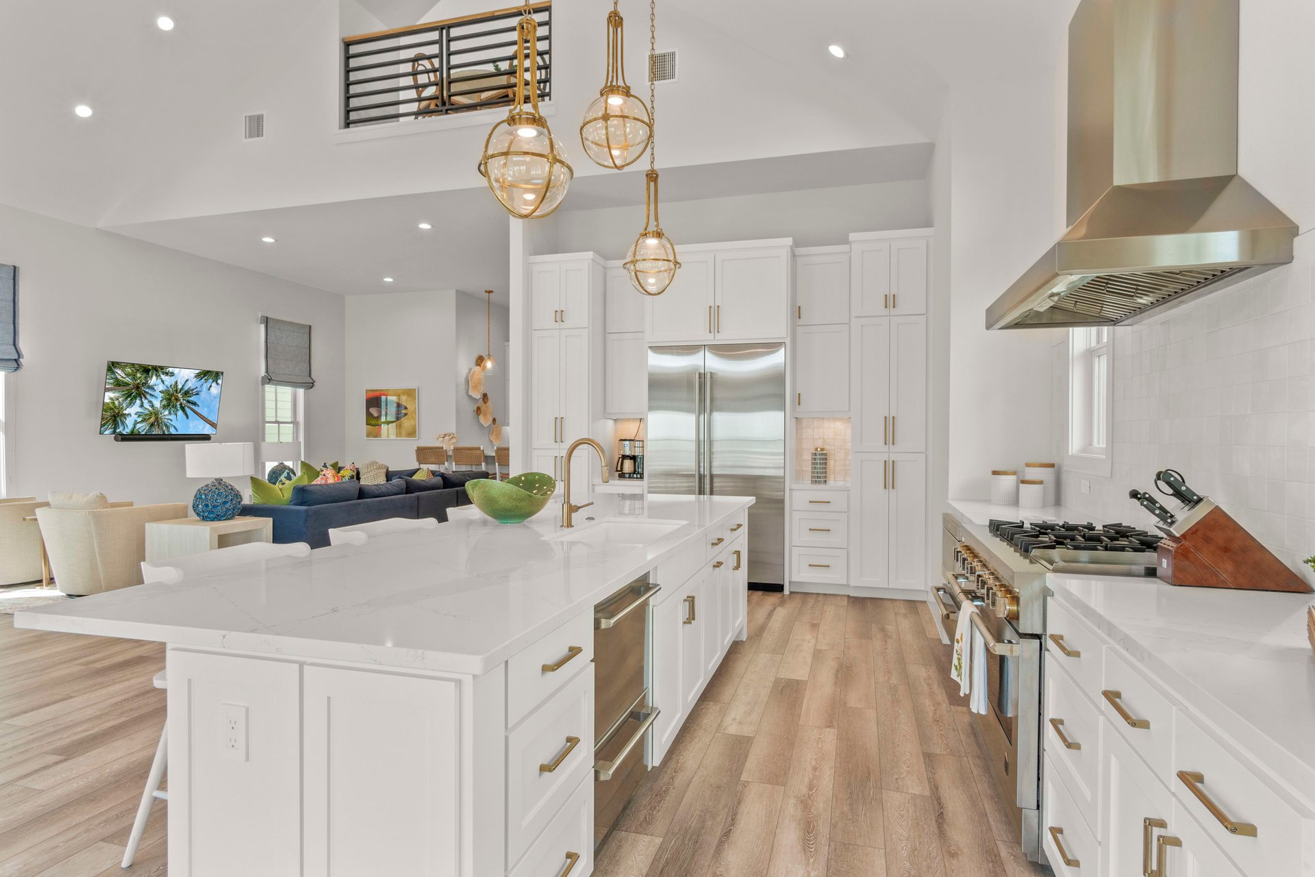 Coastline Drive, 4 Beds 4 Baths