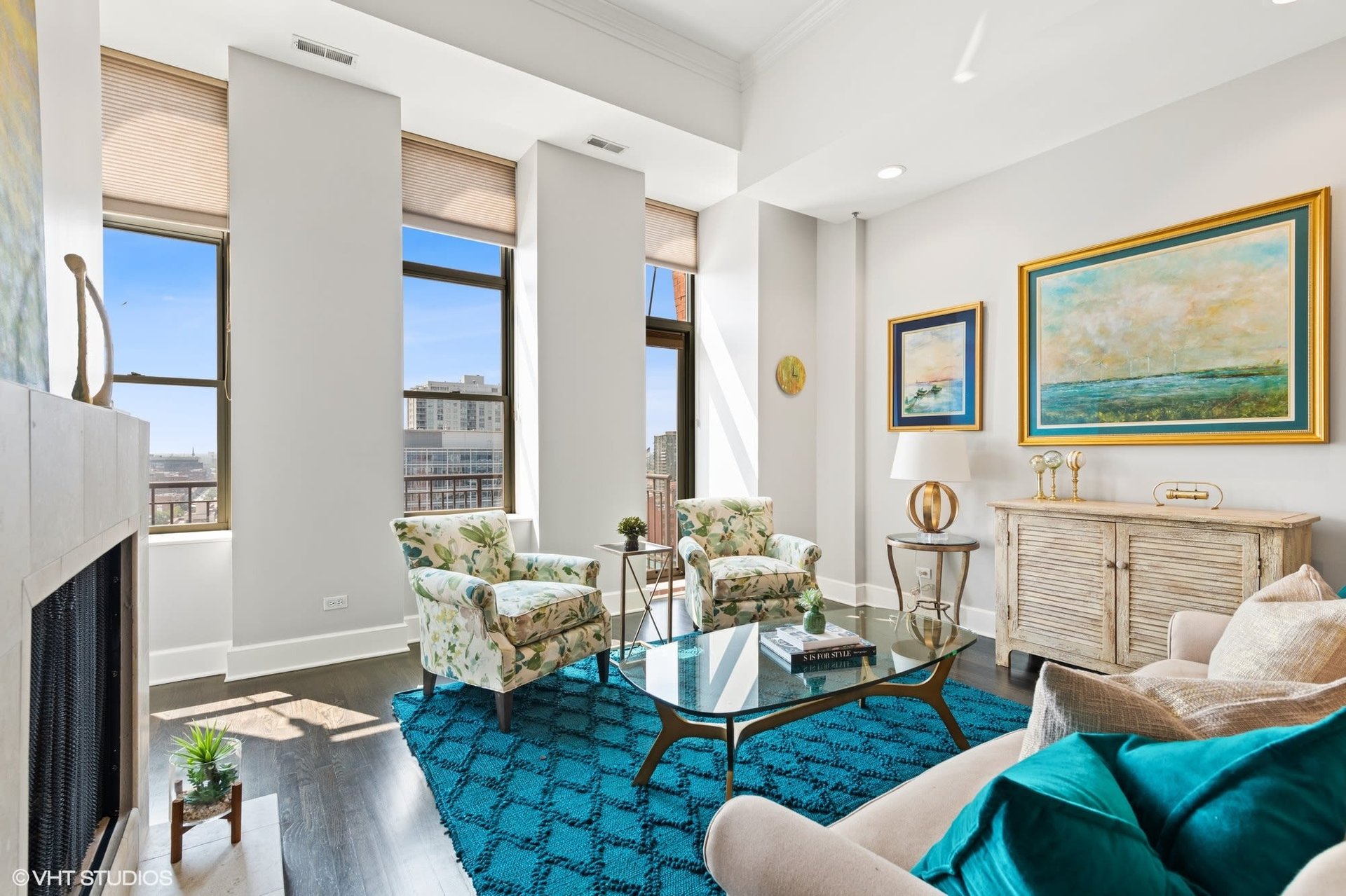 165 N Canal Street Unit: 1527-1528