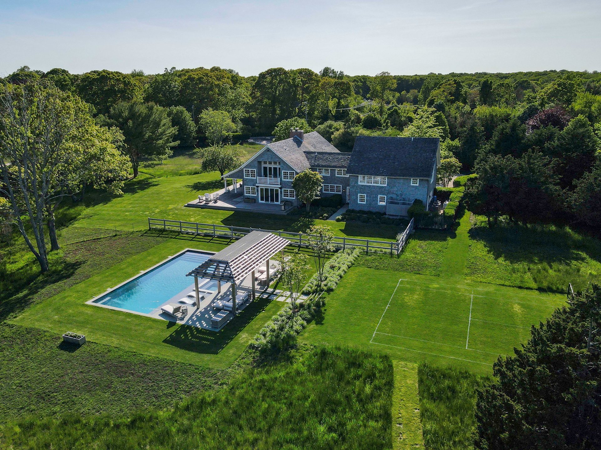 Upscale, Updated Sag Harbor Farmhouse in Waterfront Neighborhood
