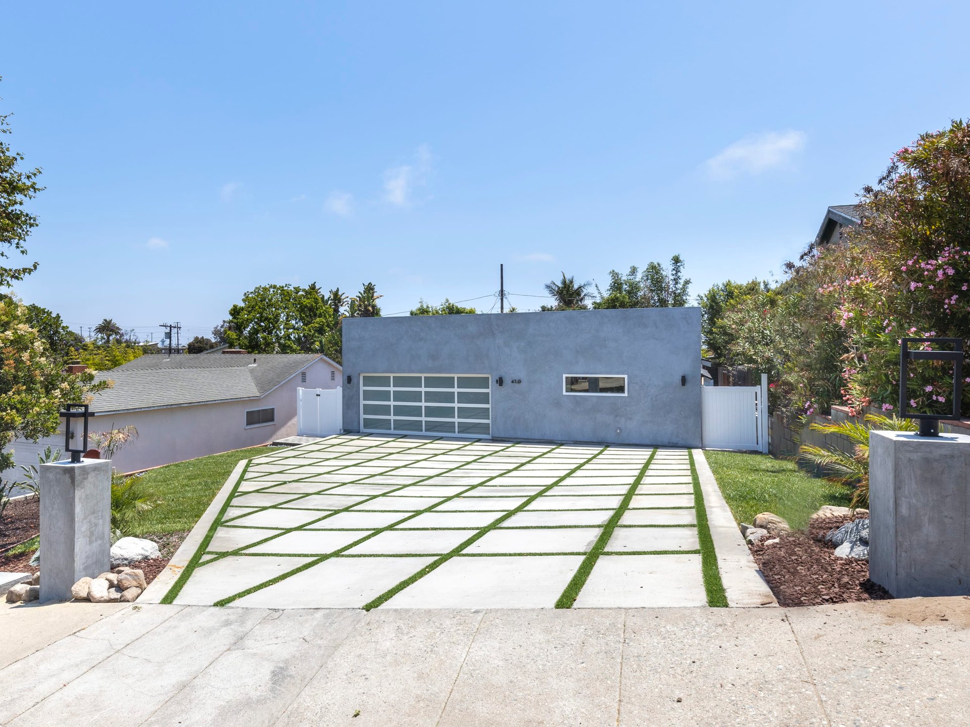 410 Manitoba St