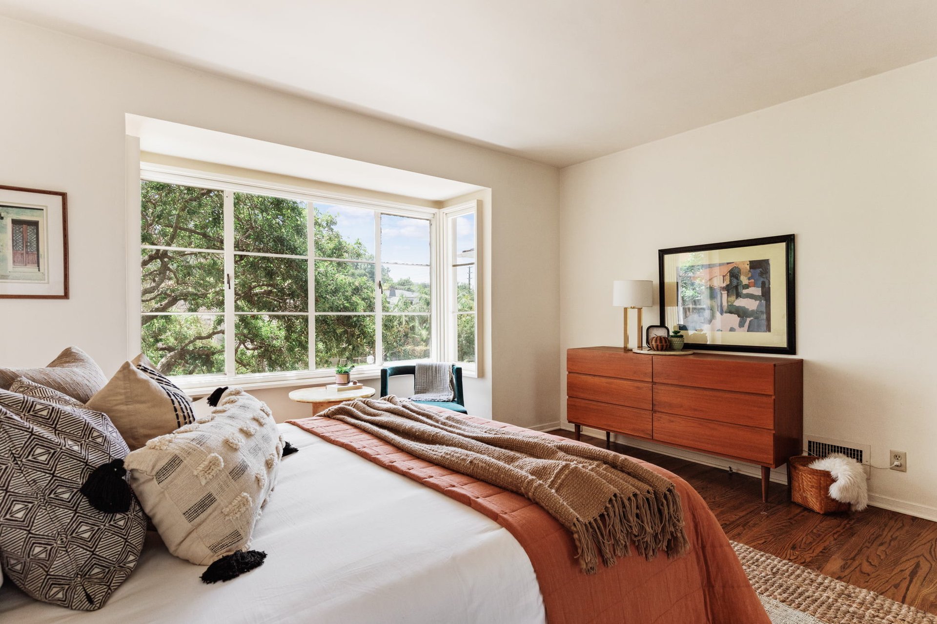 Wonderful and Warm Traditional Home with Views in The Los Feliz Hills