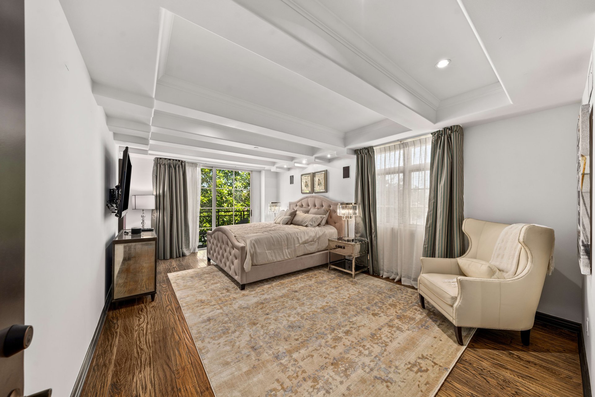 The Venezia #405, Wilshire Corridor