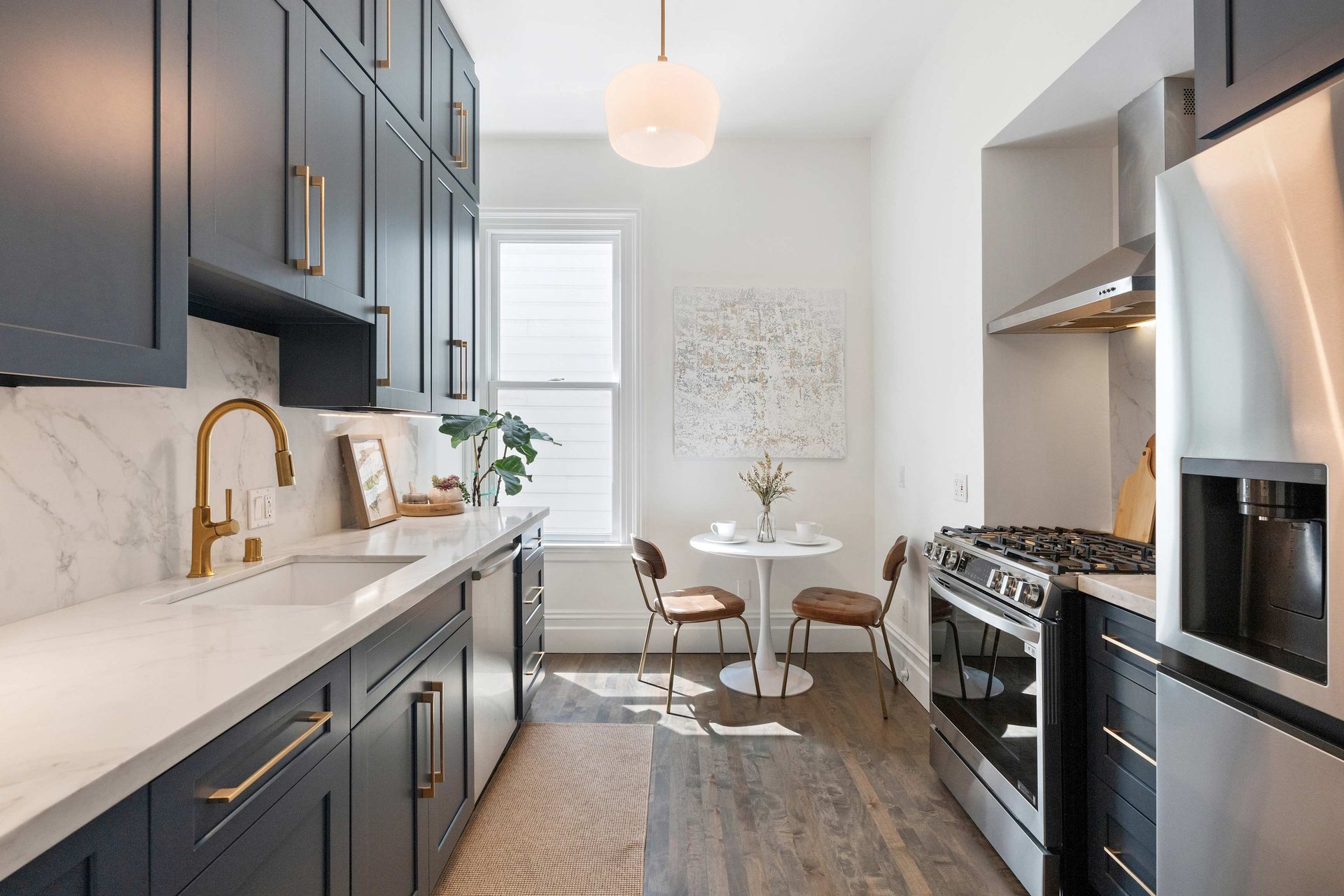 Full-Floor Flat in Vibrant San Francisco Location