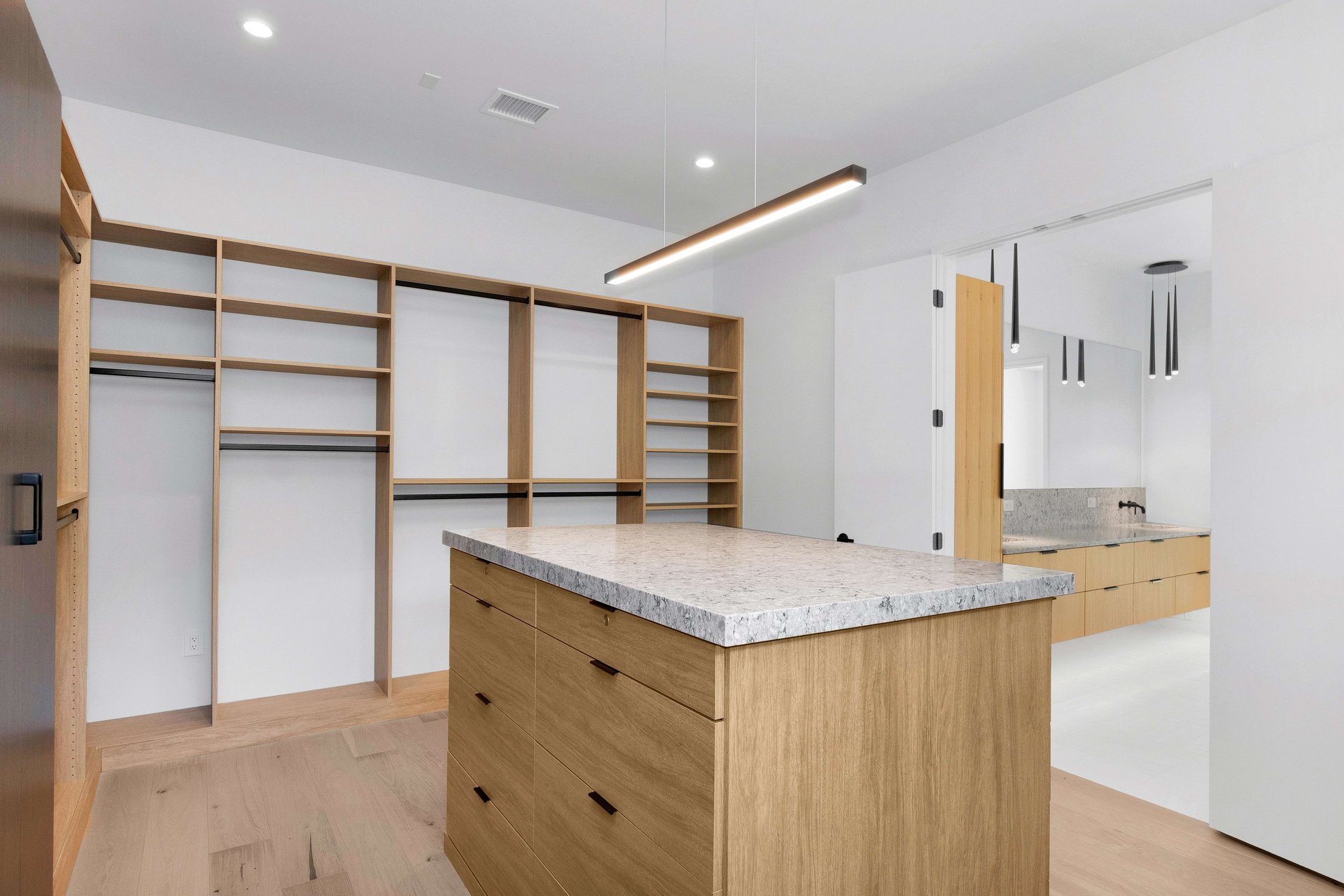 3501 Pinnacle