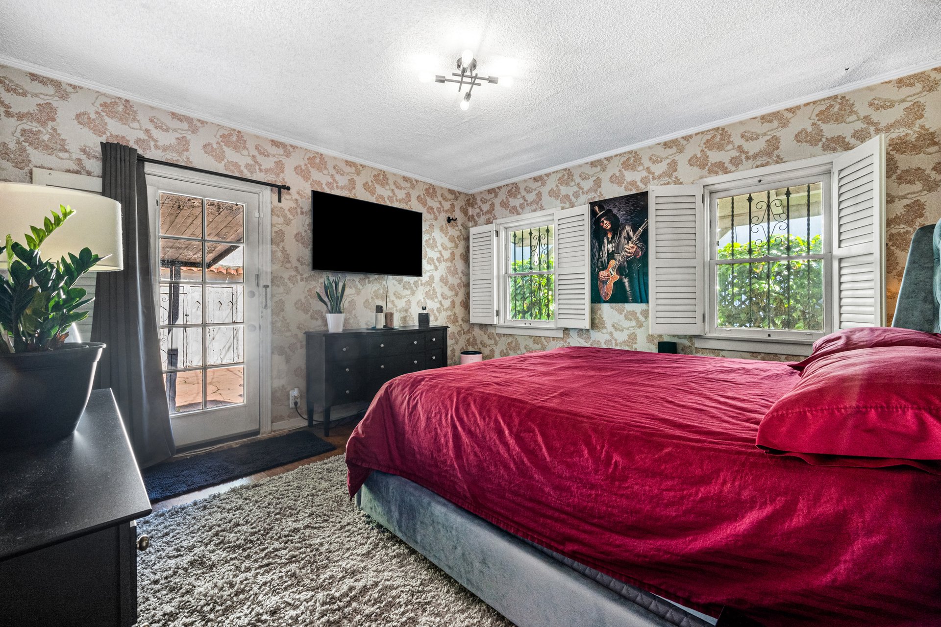 Opportunity Knocks in Prime Beverly Grove!