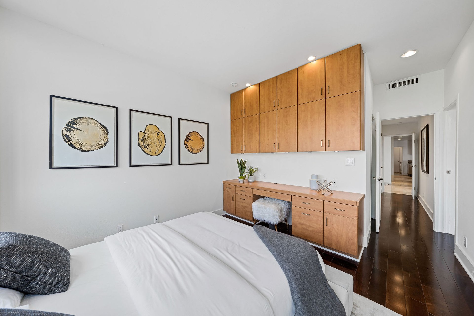 The Comstock #PHA, Wilshire Corridor