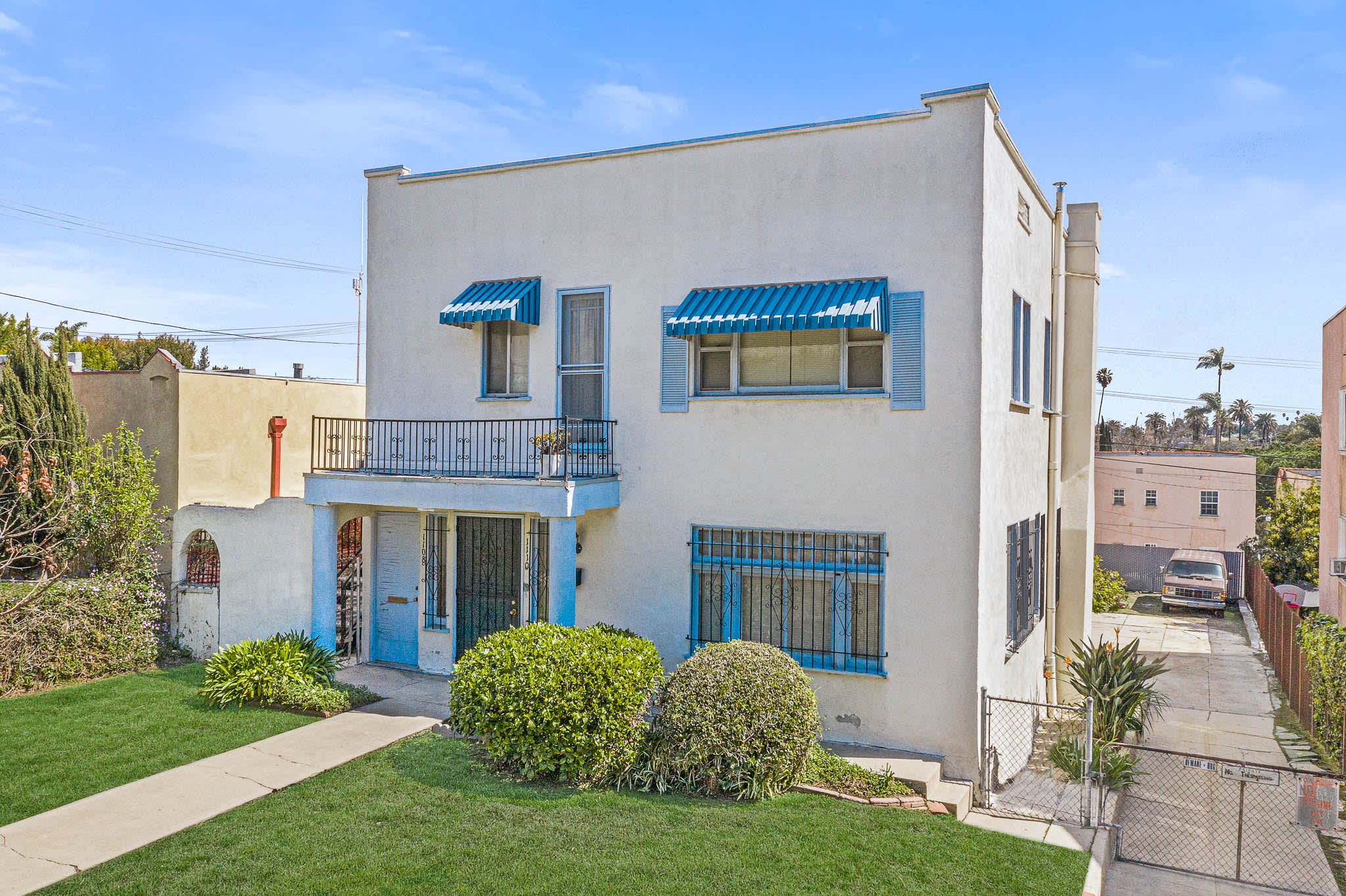 Mid-City duplex is calling on investors and owner occupiers!!