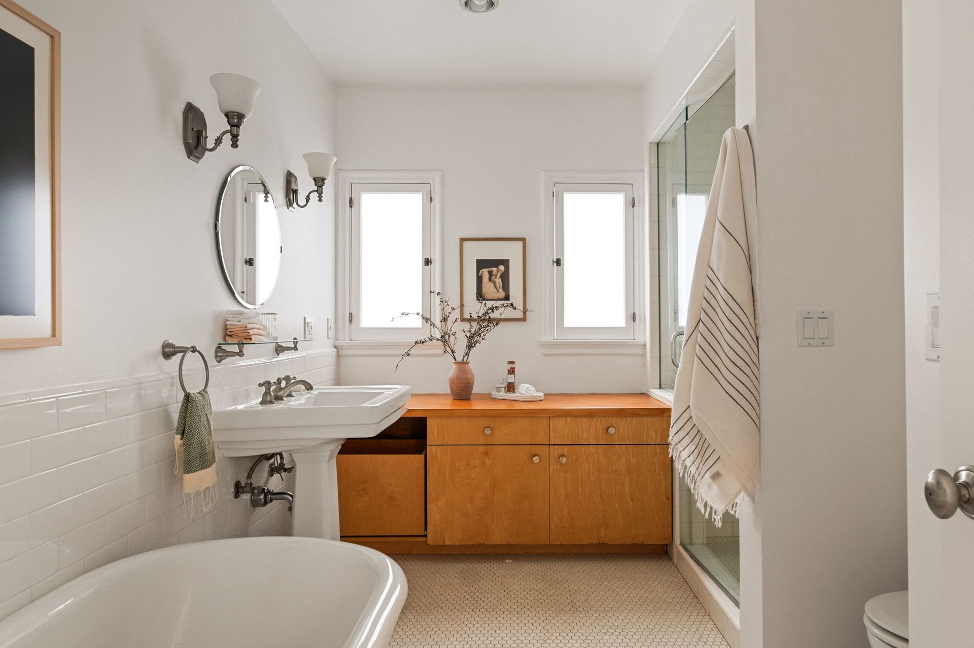 Beautifully Re-imagined Spanish Modern in Wilshire Vista