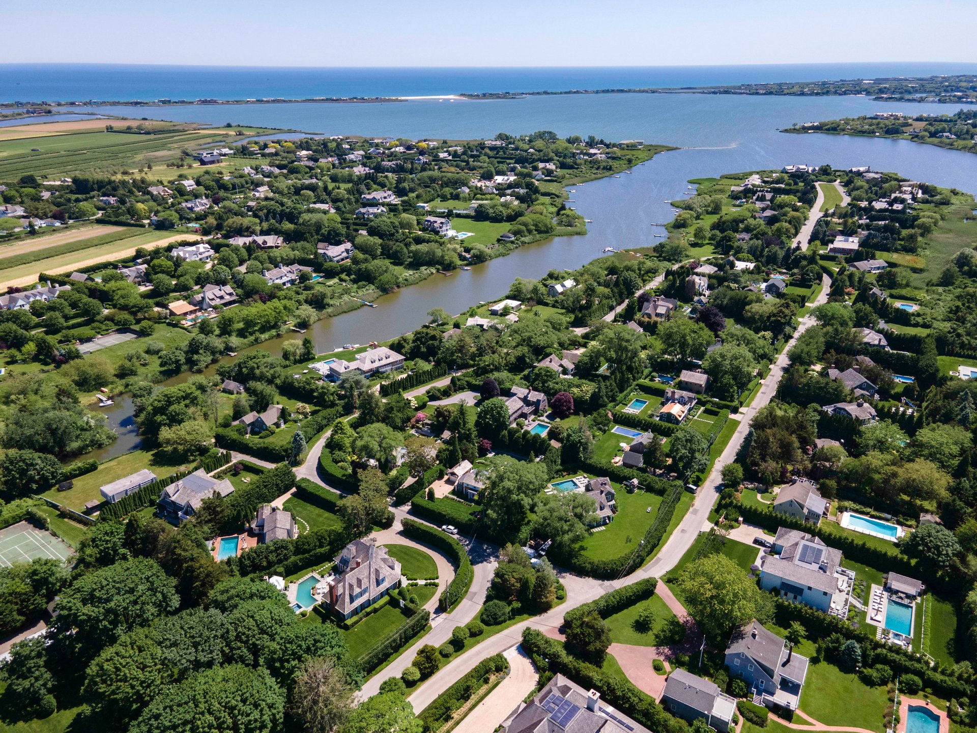 Furnished Designer Luxury Cottage in a Historic Waterfront Neighborhood