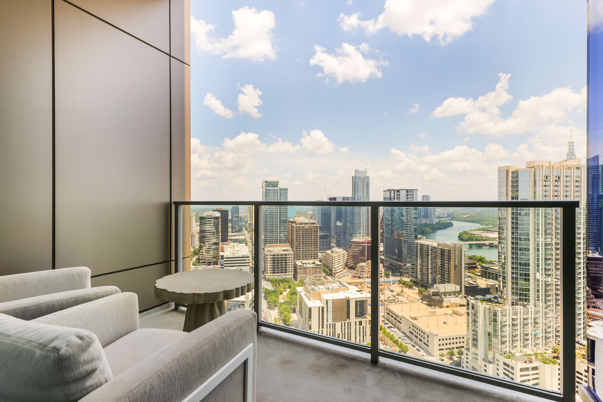 501 West Ave #3701
