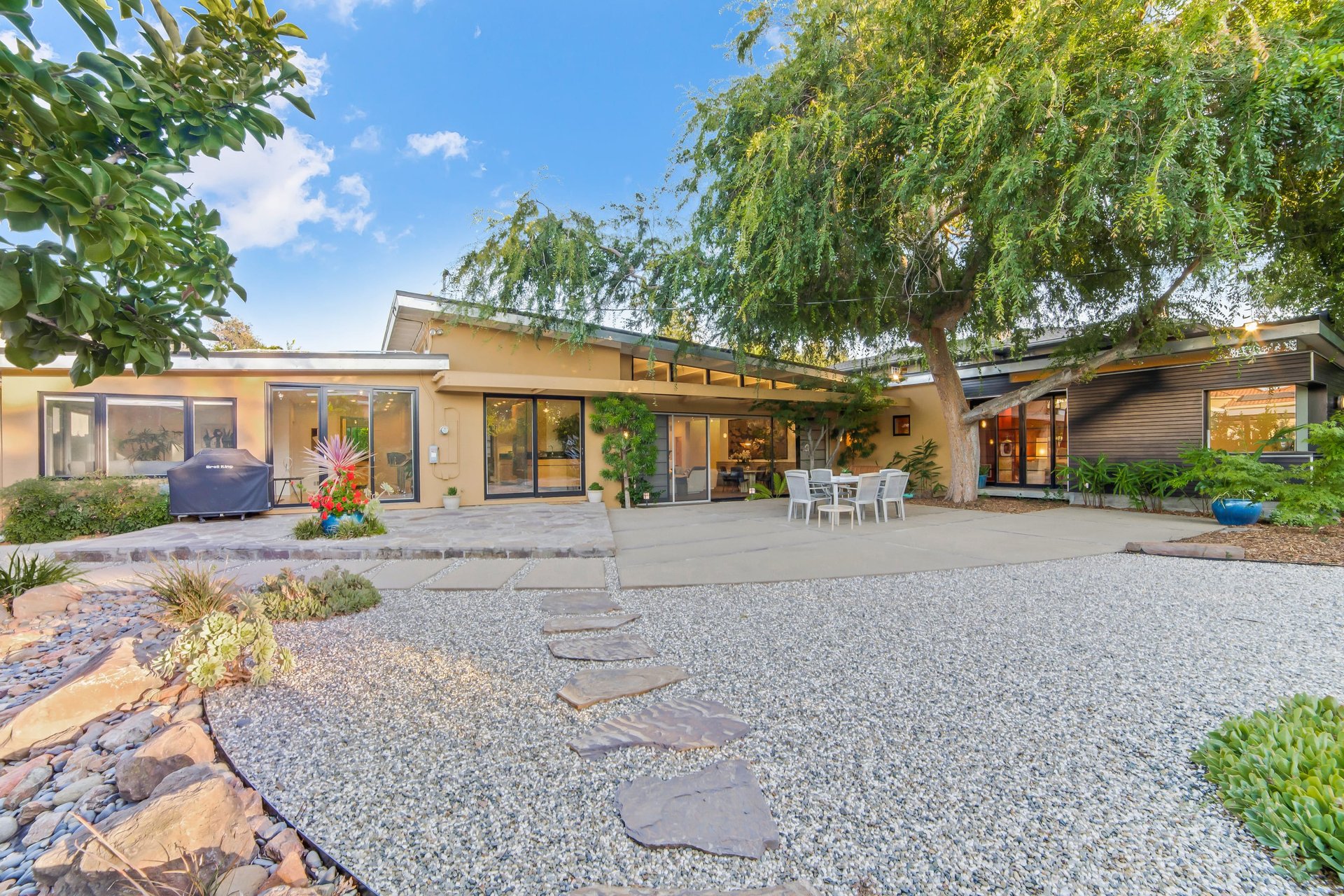 1541 University Ave, San Jose, CA 95126