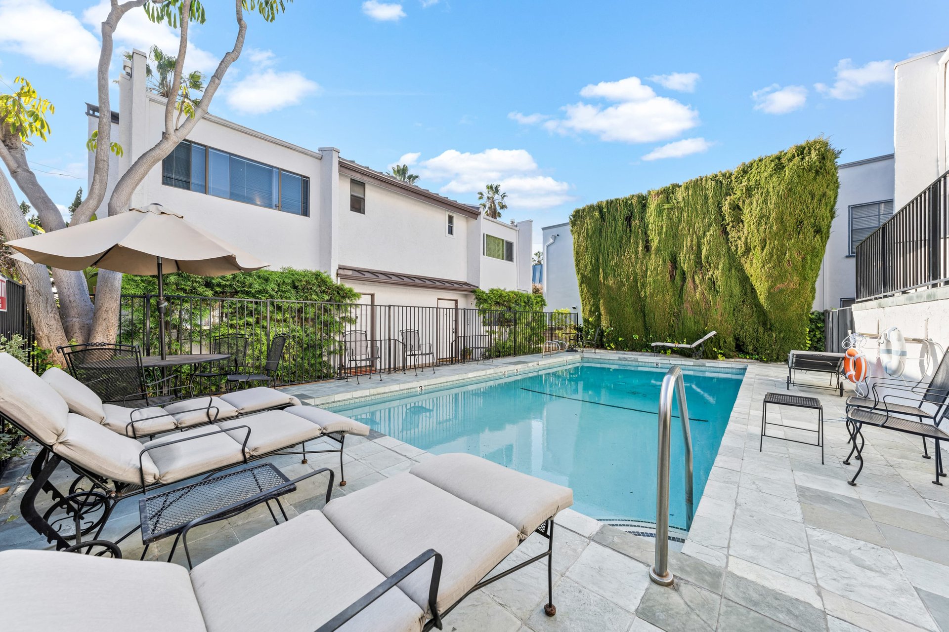 1115 19th St #8, North of Wilshire