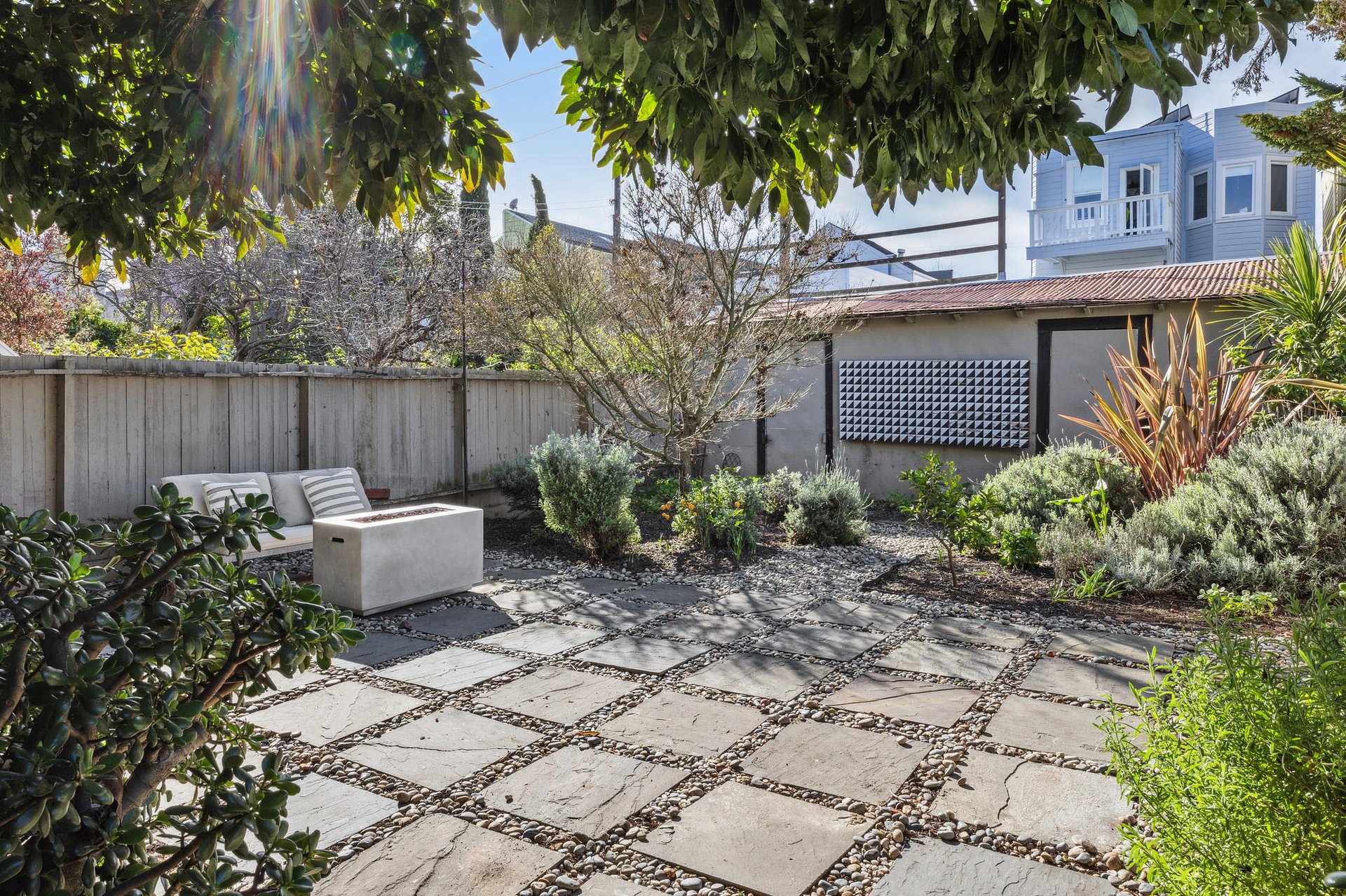 2748 Harrison Street