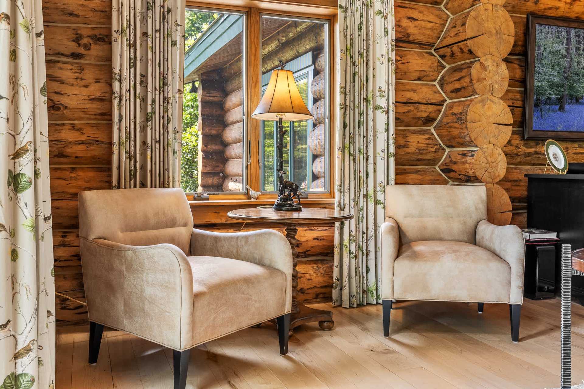 Exclusive Mountain Log Home - Monthly Rental Avail.