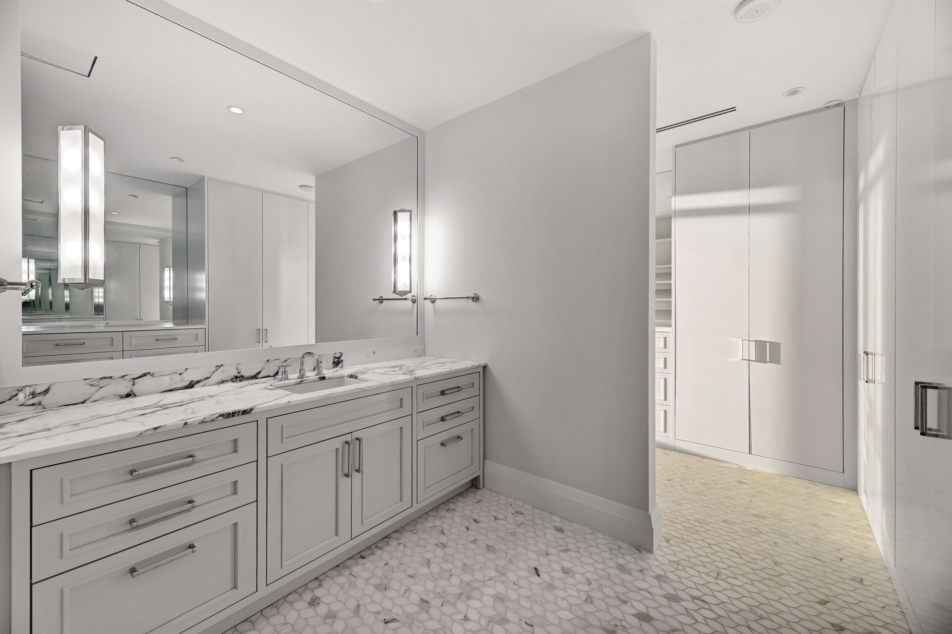200 Congress Ave #44J
