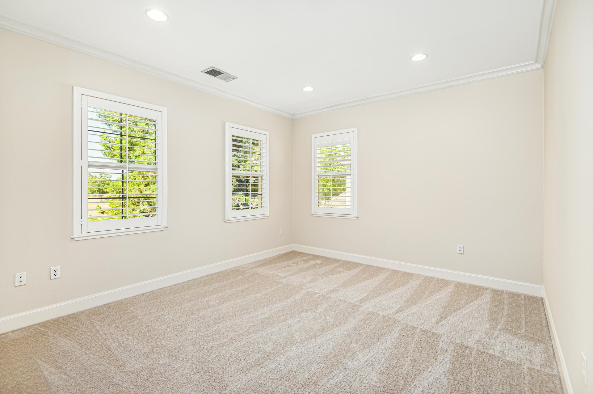 2112 Laguna Creek Lane