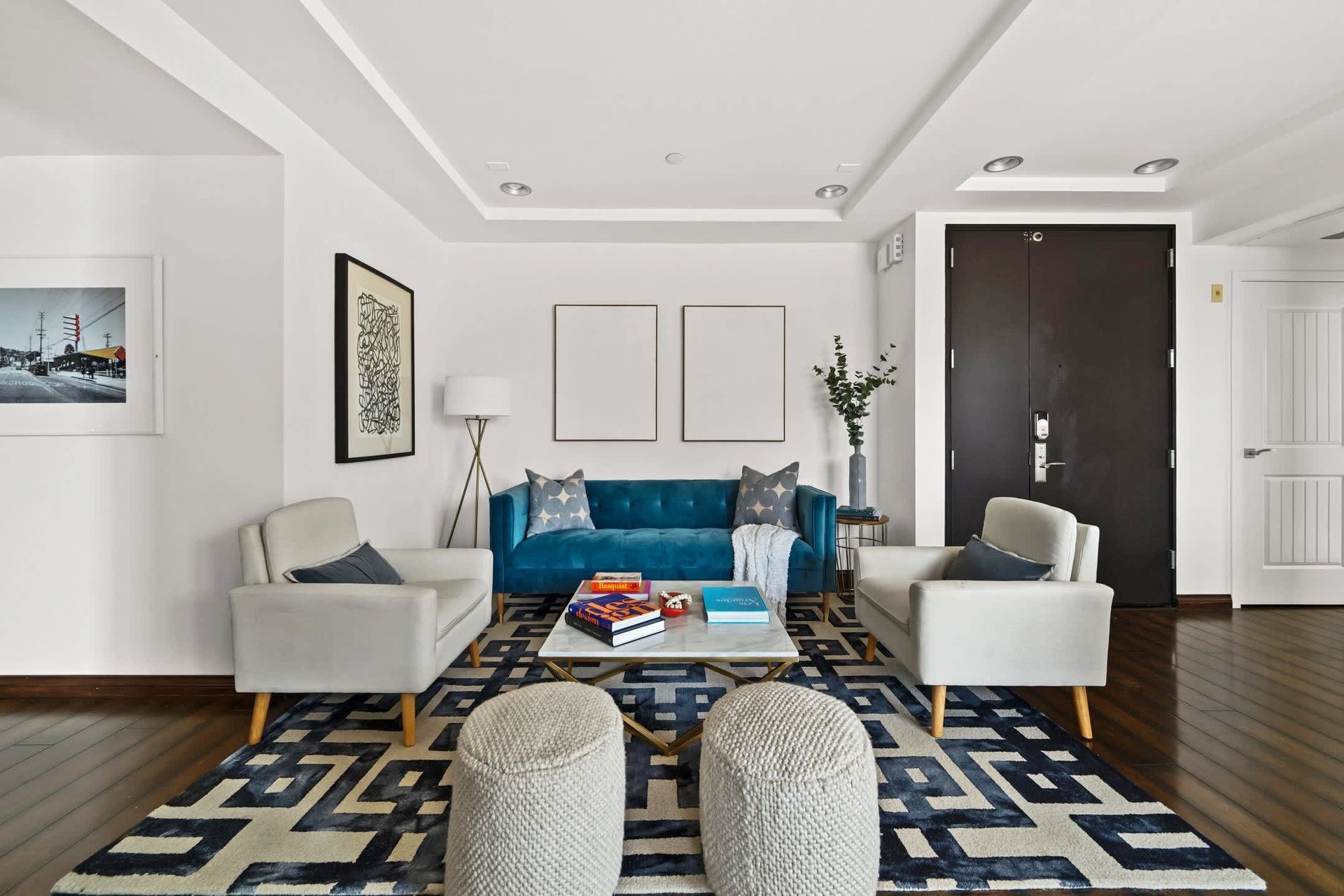 Stylish Turnkey Unit in Prime Miracle Mile