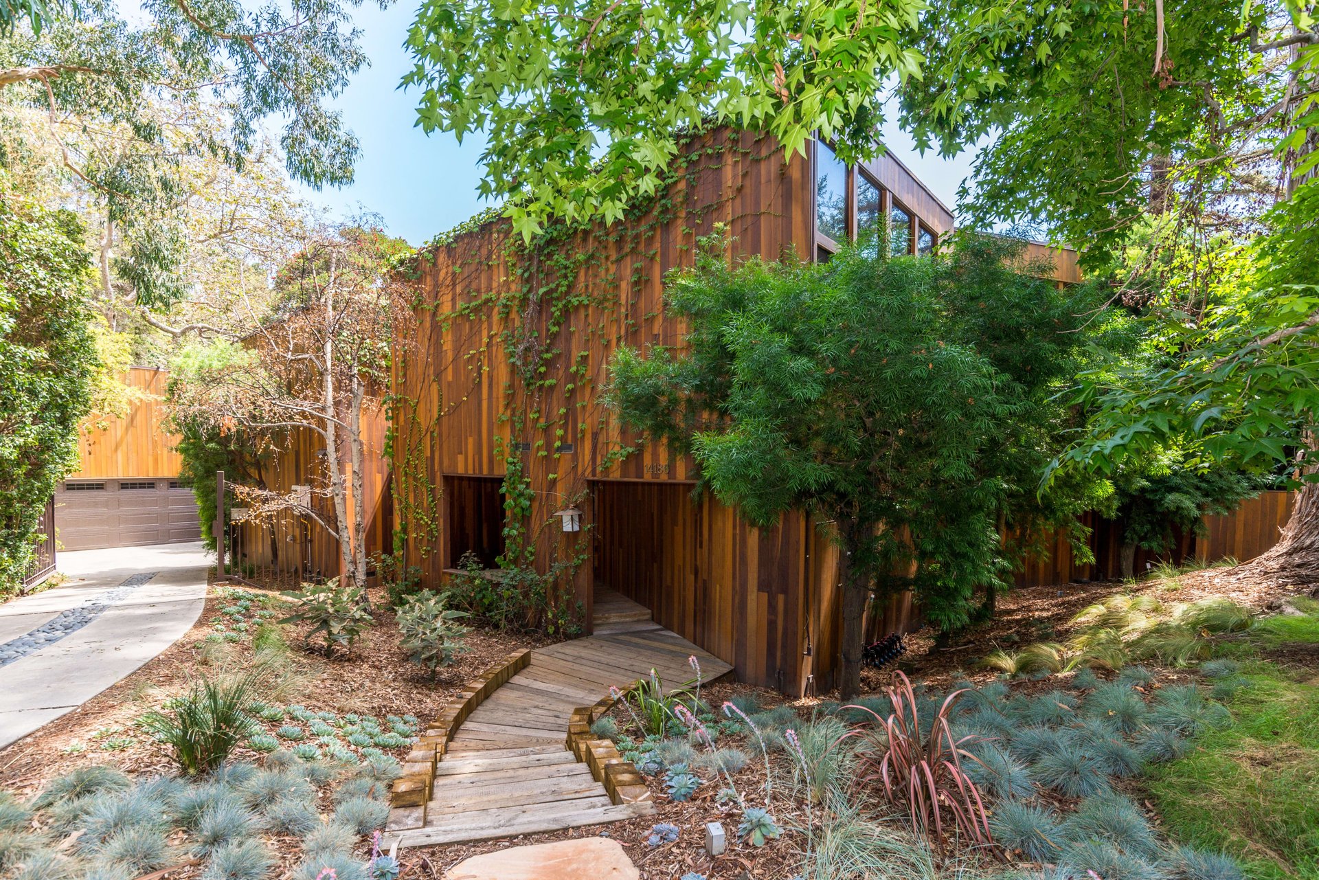 14186 Alisal Ln