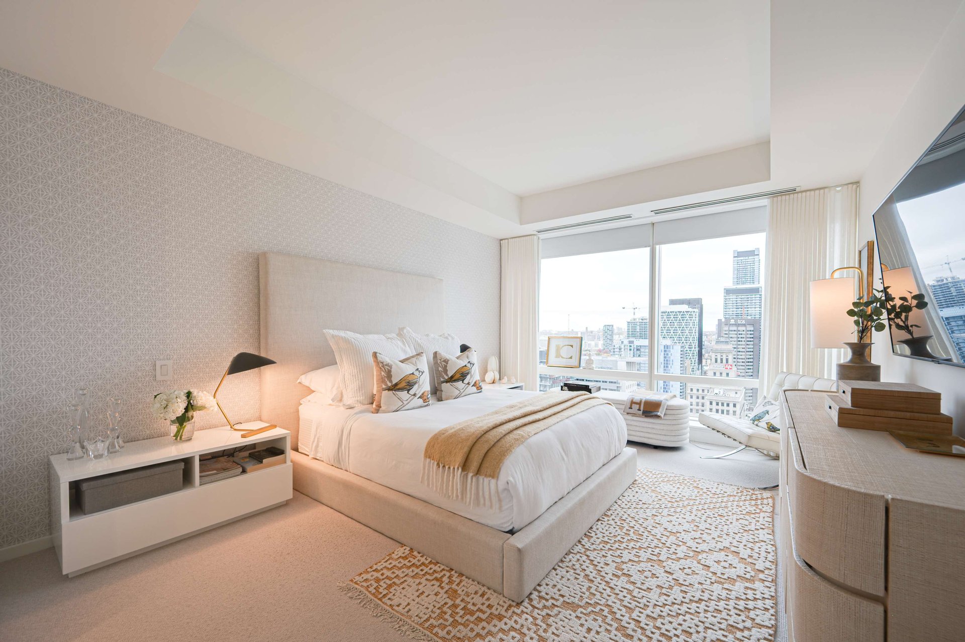 Suite 3206- 180 University Avenue