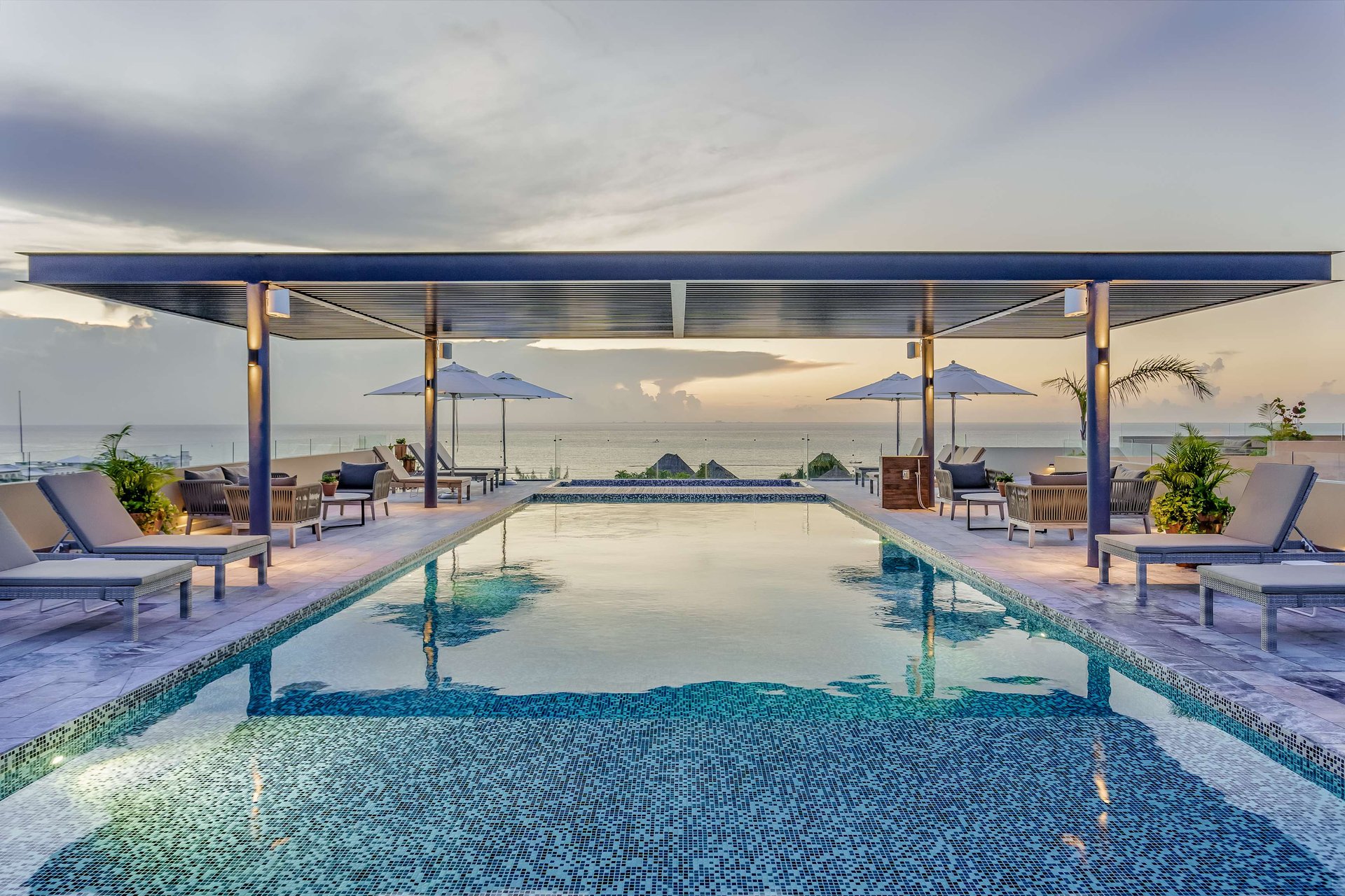  INVESTMENT ALERT Condo For Sale in Playa del Carmen 1 min from Beach